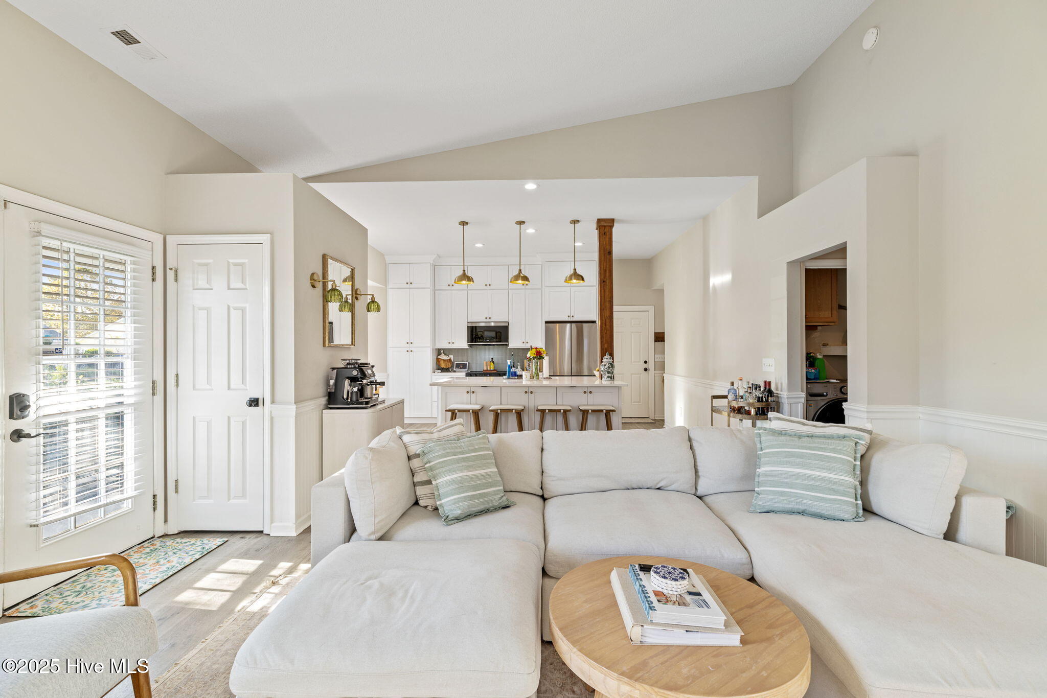 100539678 | Photo 11