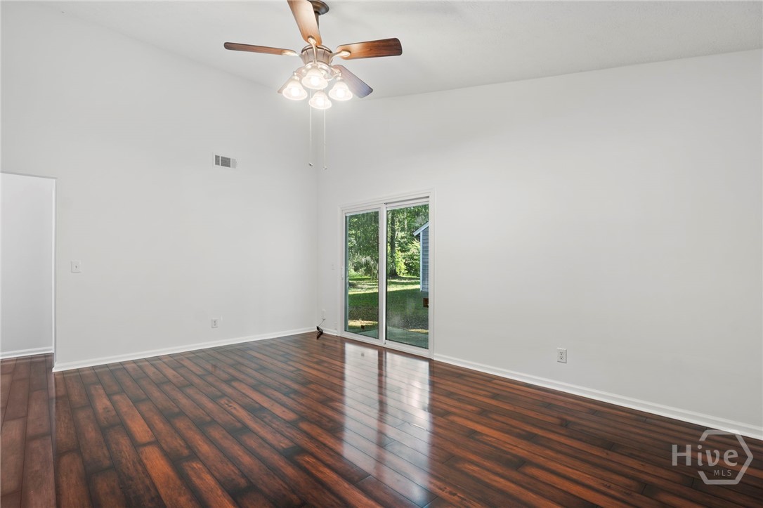 Photo 4 of Single family home for sale at 18 E White Hawthorne Dr, Savannah, GA 31419 | MLS# SA359250 | Listing updated on 2026-09-16