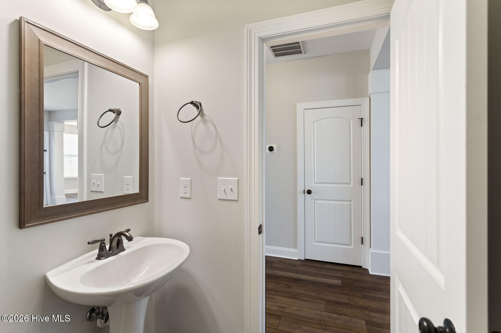 100558633 | Photo 18