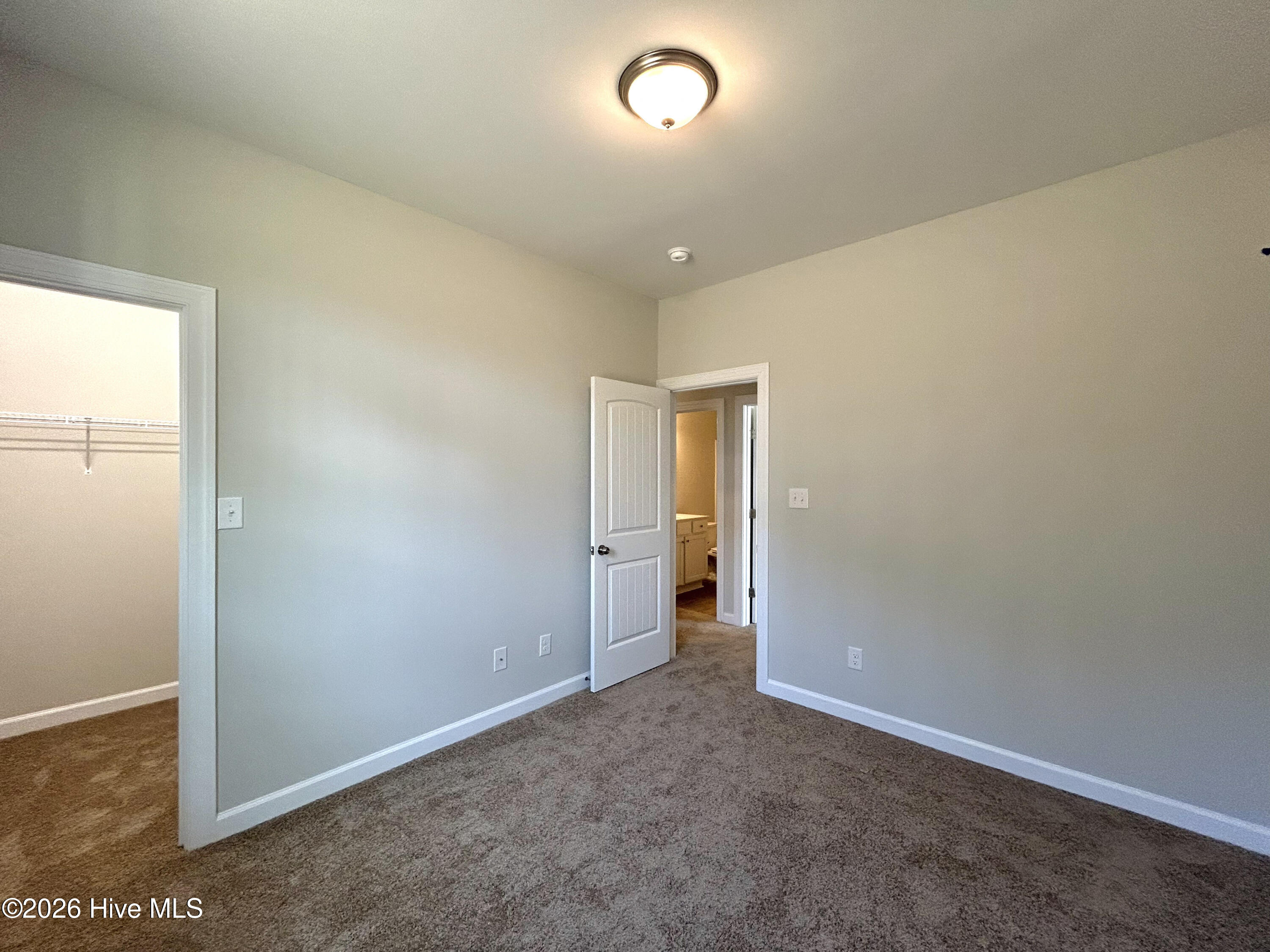 100560362 | Photo 47