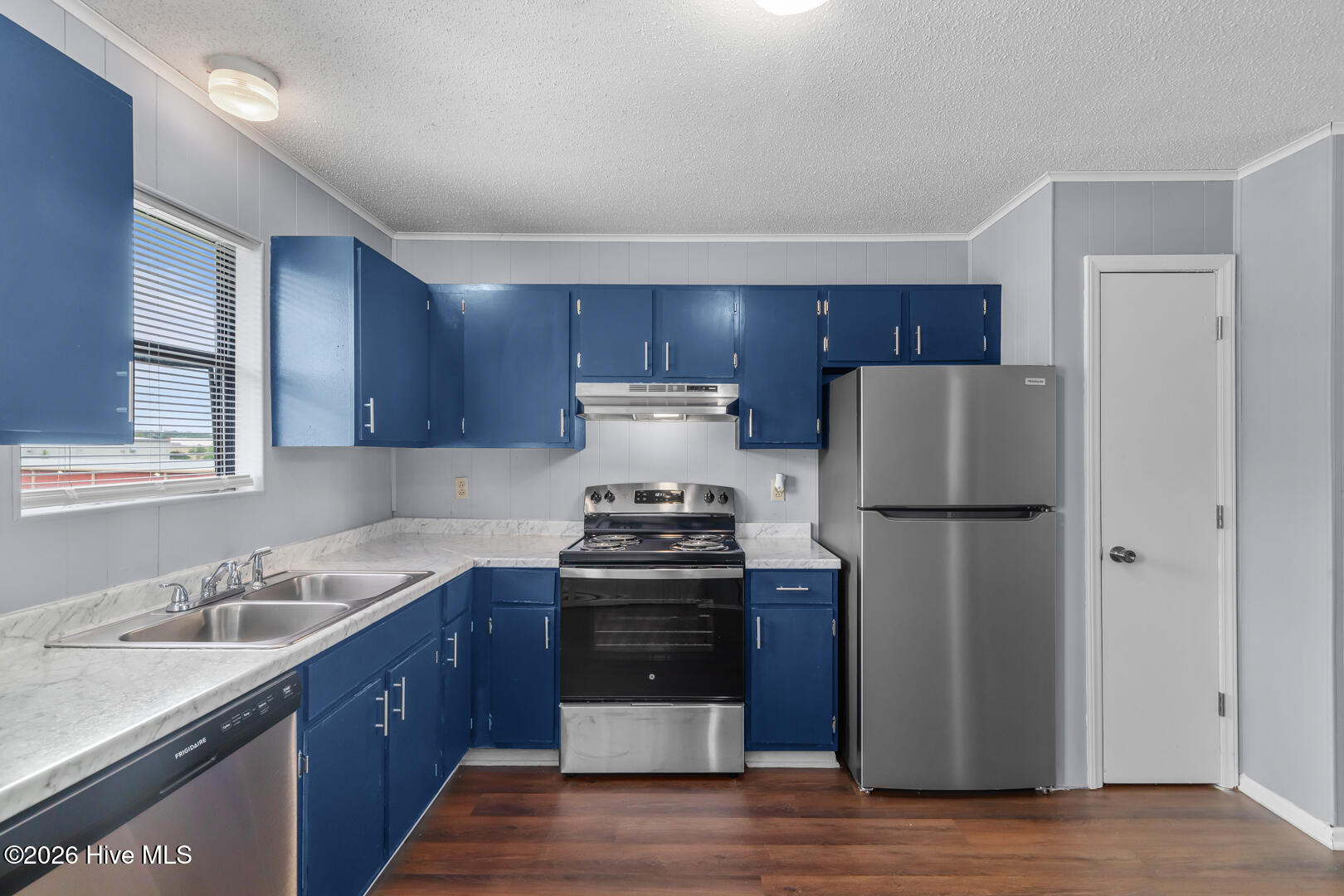 100550796 | Photo 10