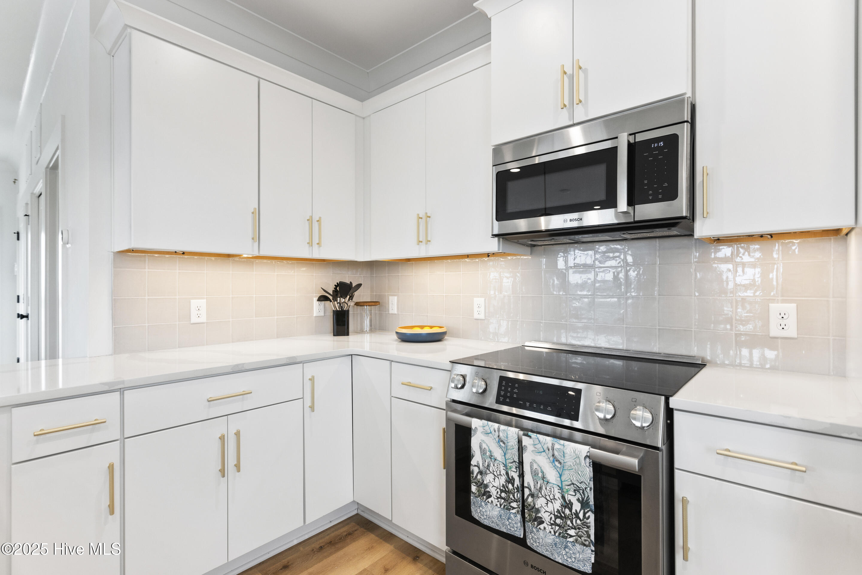 100521314 | Photo 16