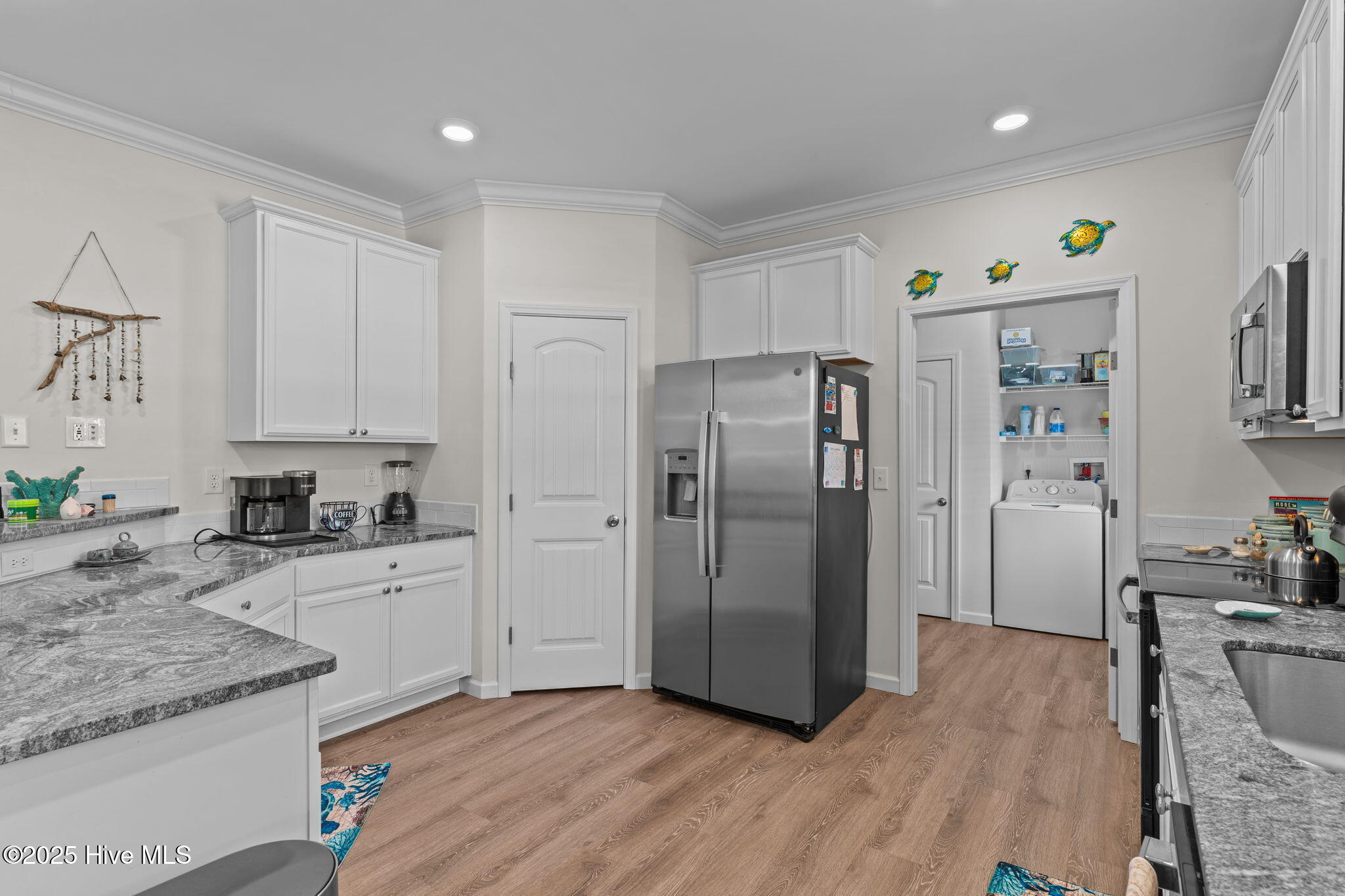 100535377 | Photo 17