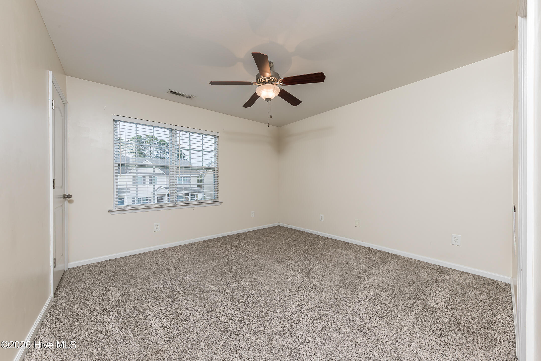 100562651 | Photo 27