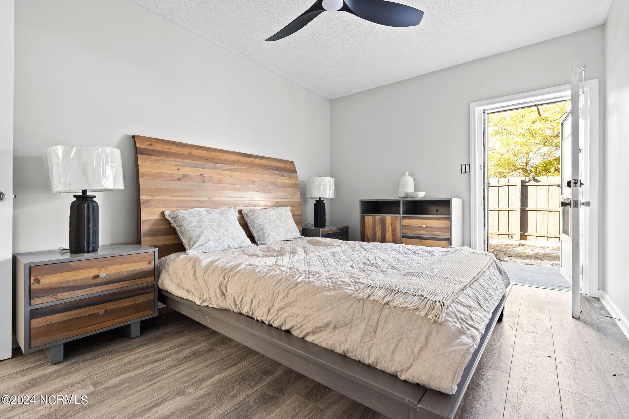 100566764 | Photo 32