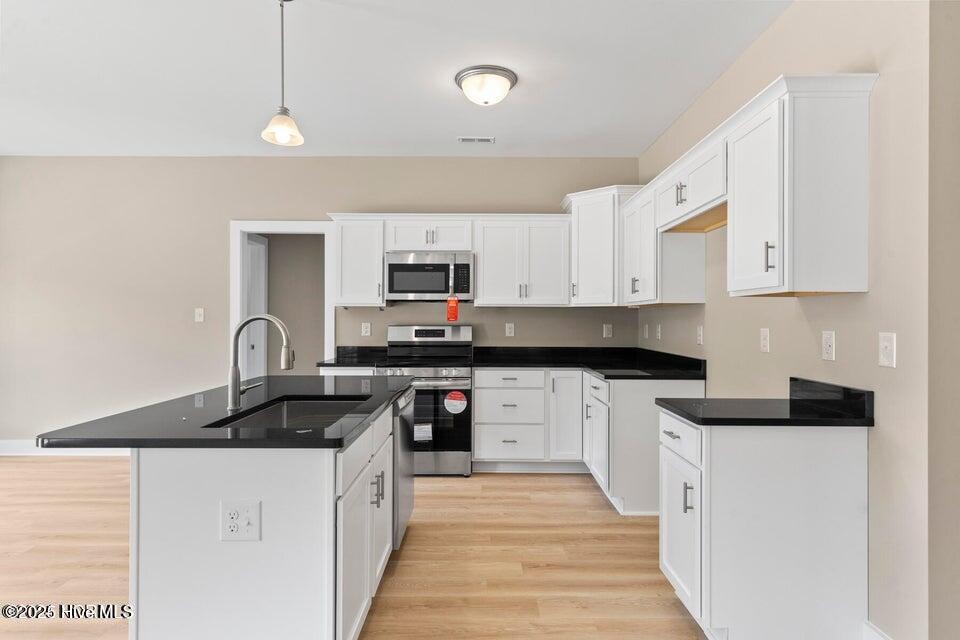 100540139 | Photo 17