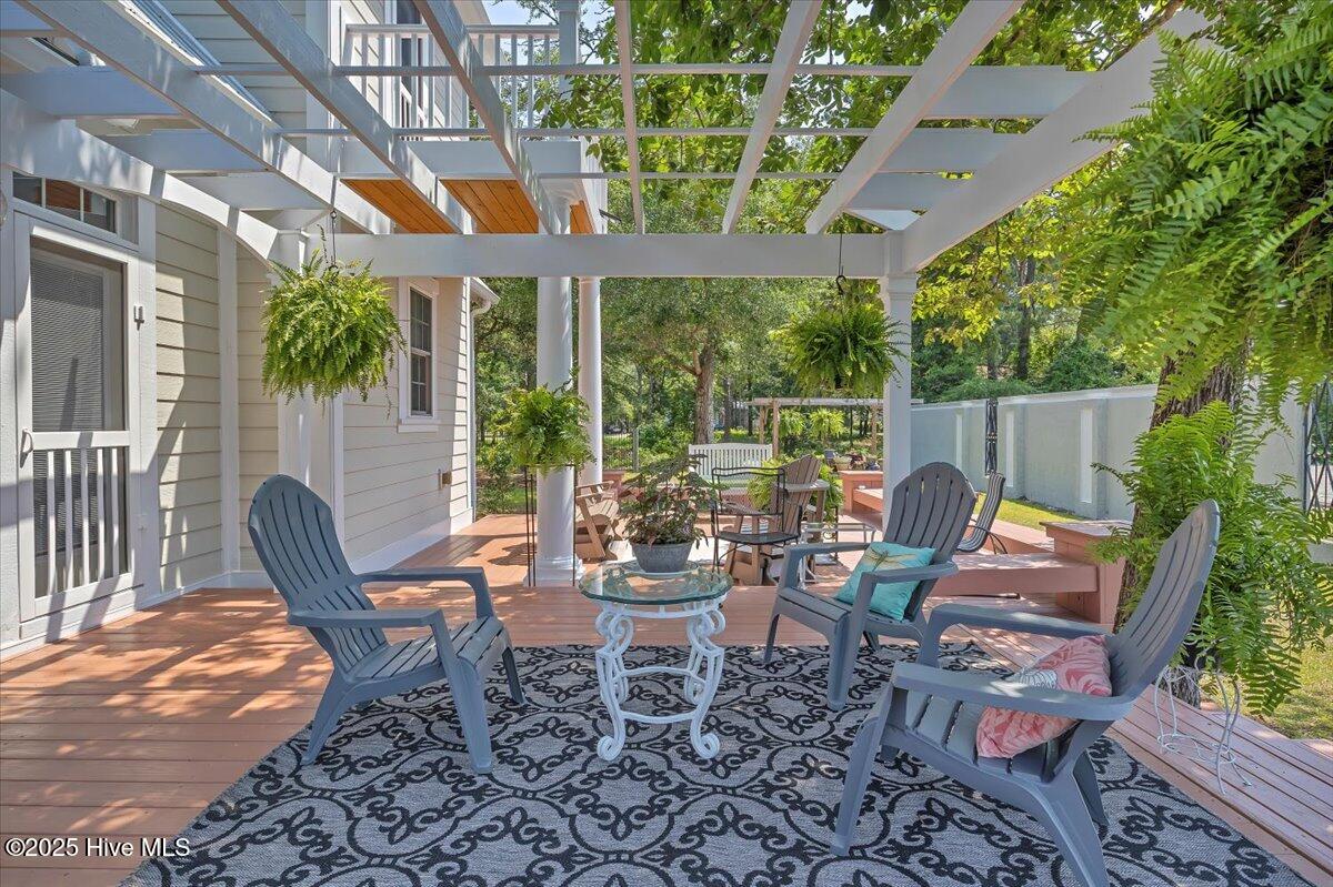 100556221 | Photo 43