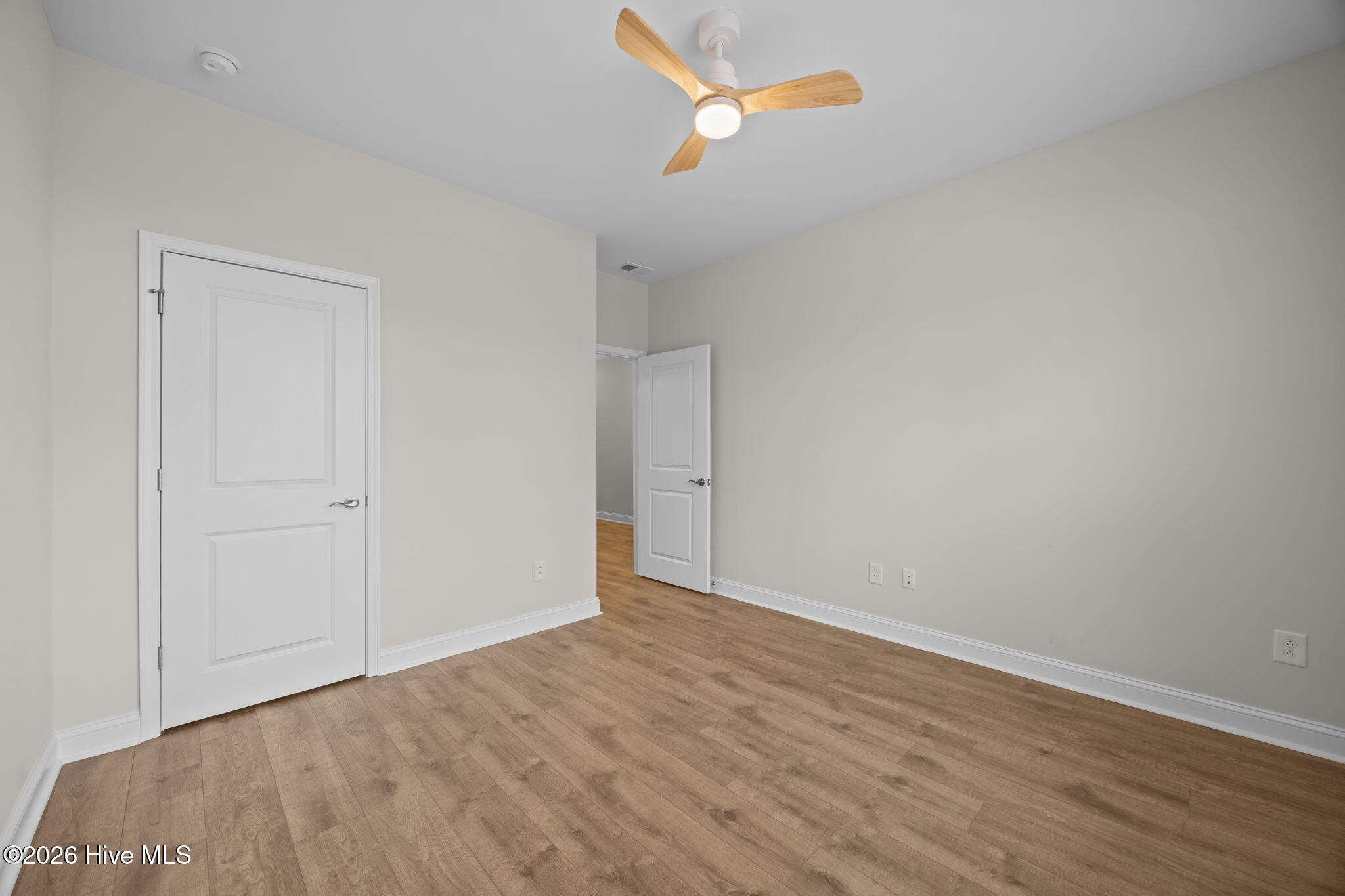 100551167 | Photo 29