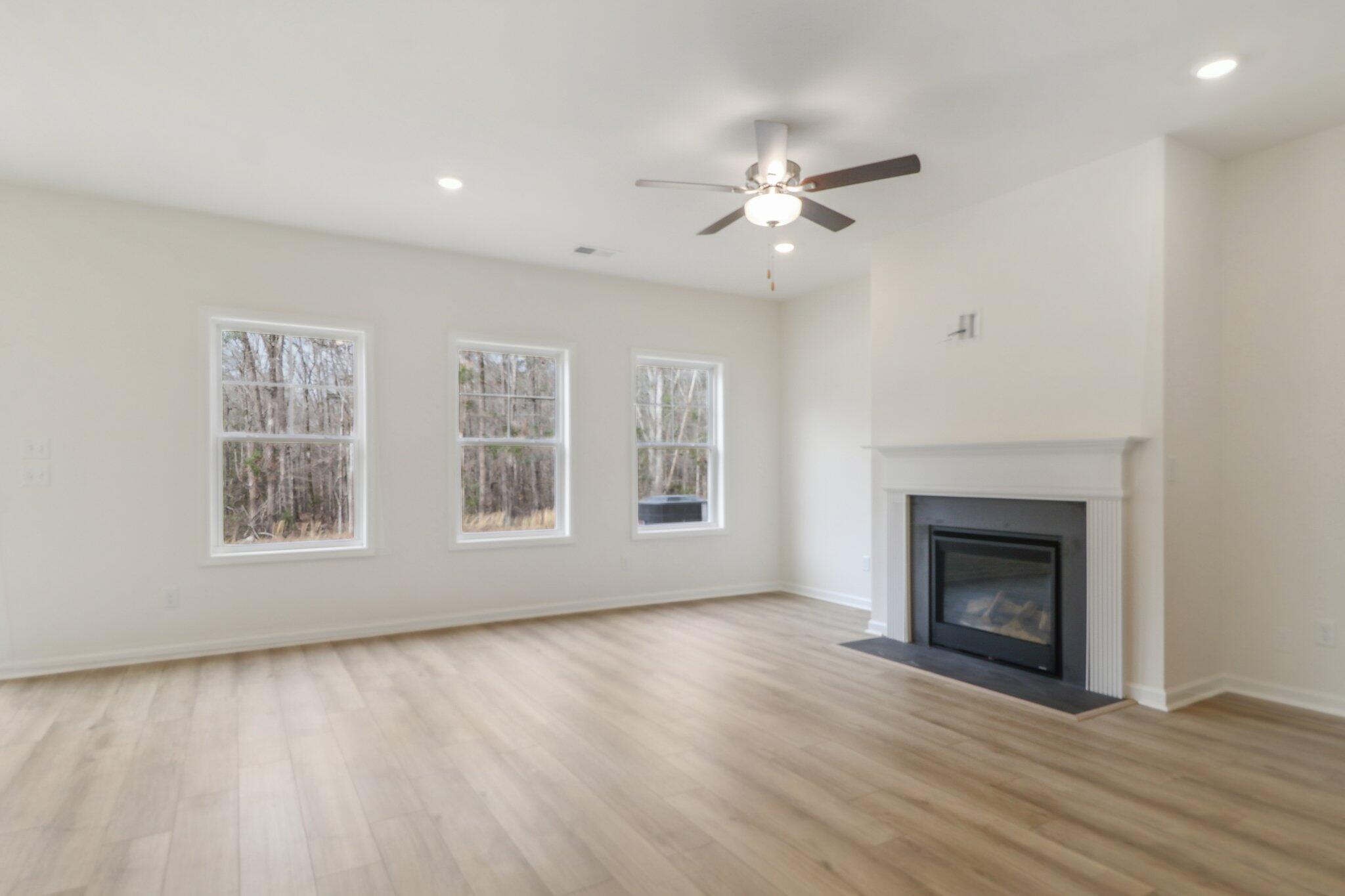 9-web-or-mls-Flat Coat Ln-007