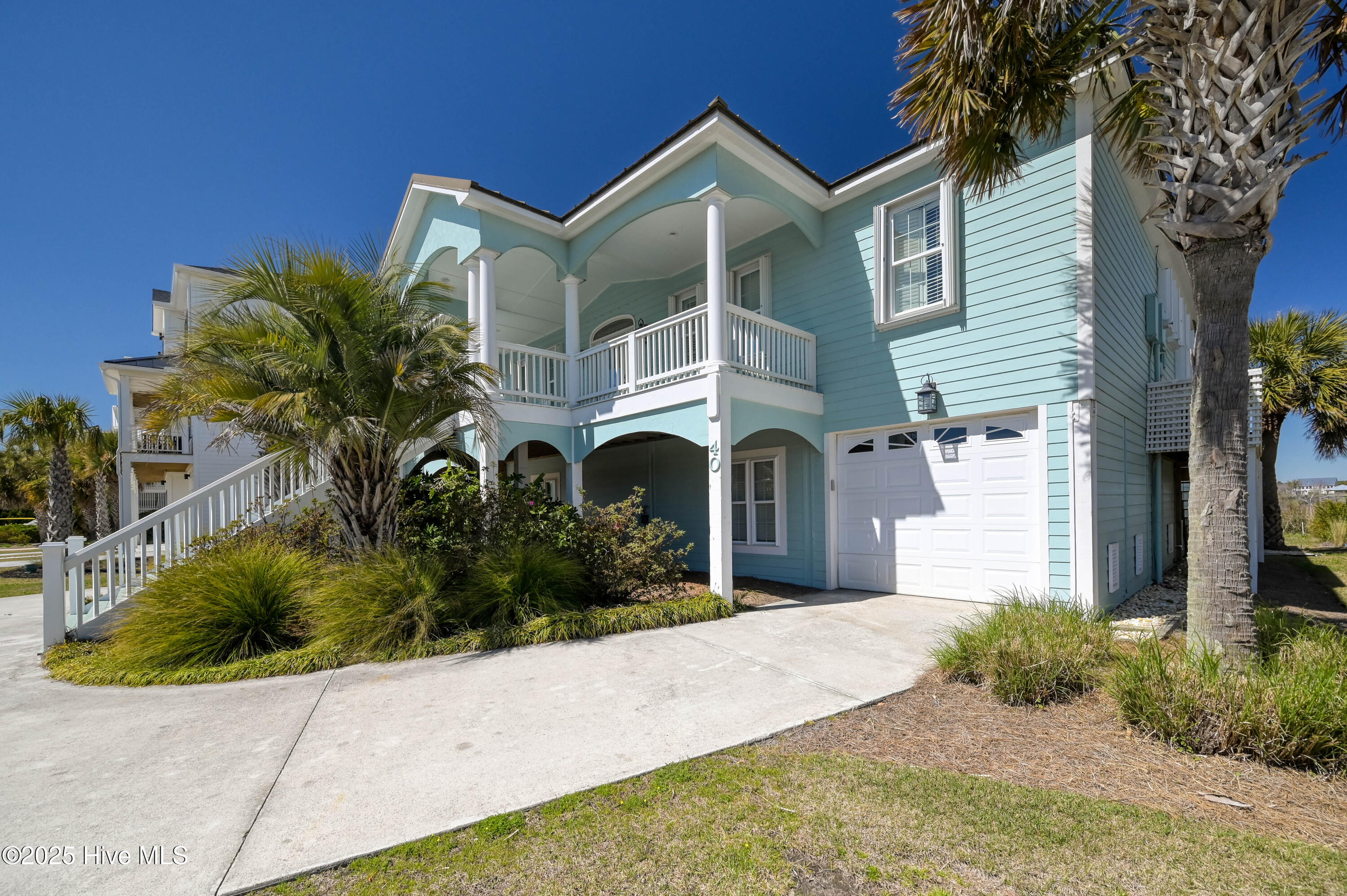 40 Sailview Drive, North Topsail Beach, NC 28460 – photo 5: Side of Home