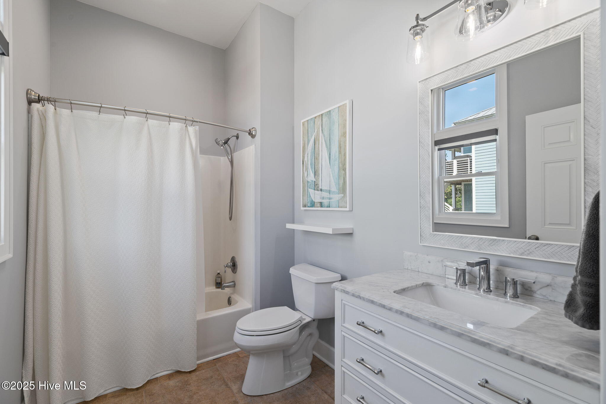 100548263 | Photo 51