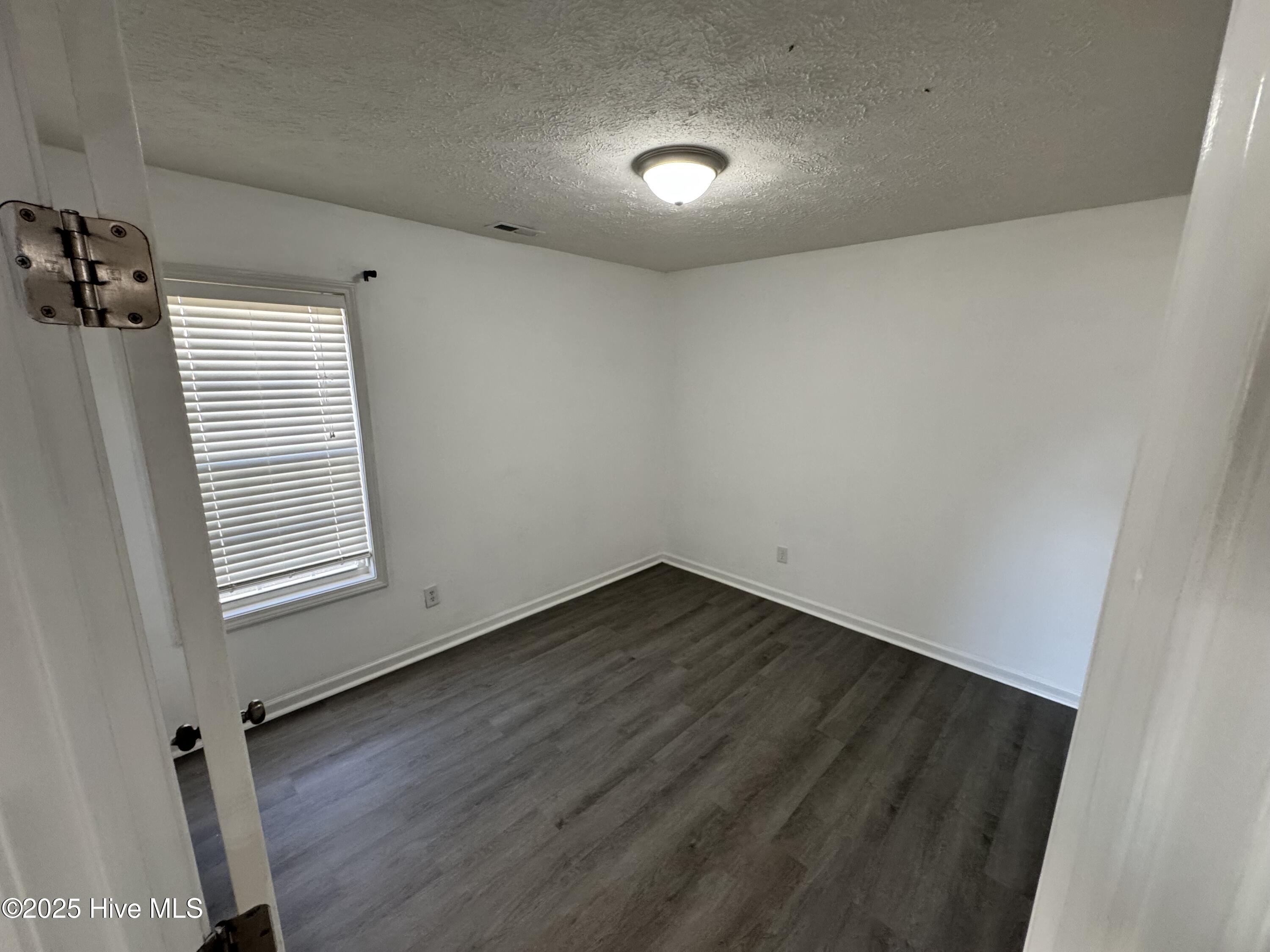 100546711 | Photo 14