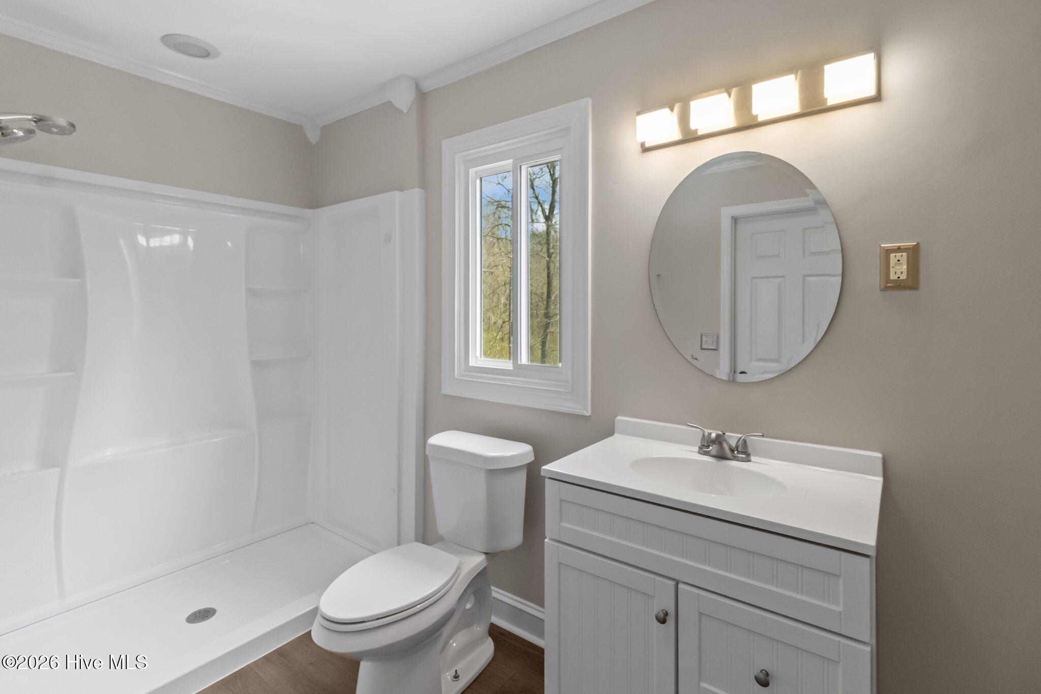 100560043 | Photo 33