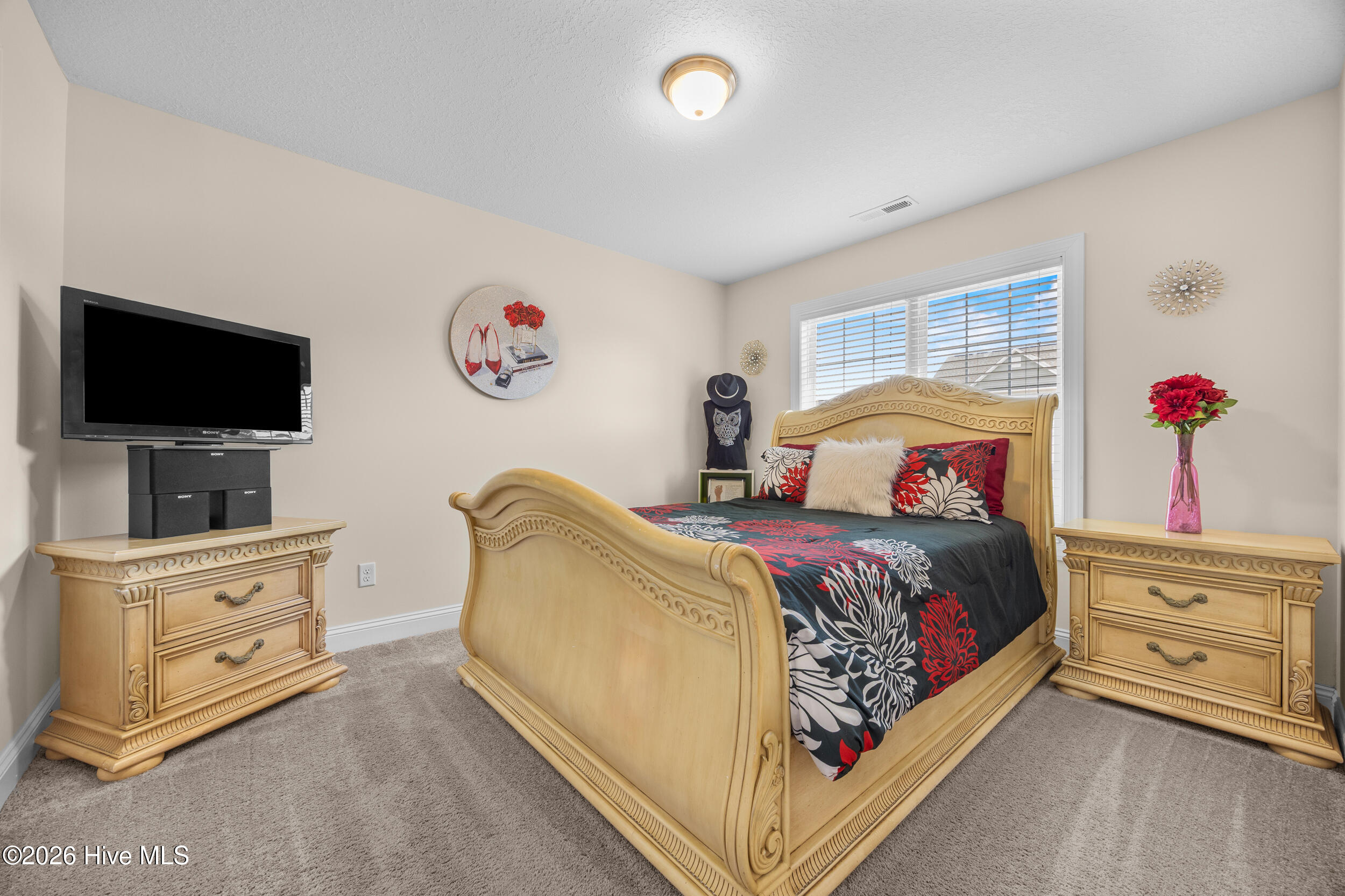 100567416 | Photo 21