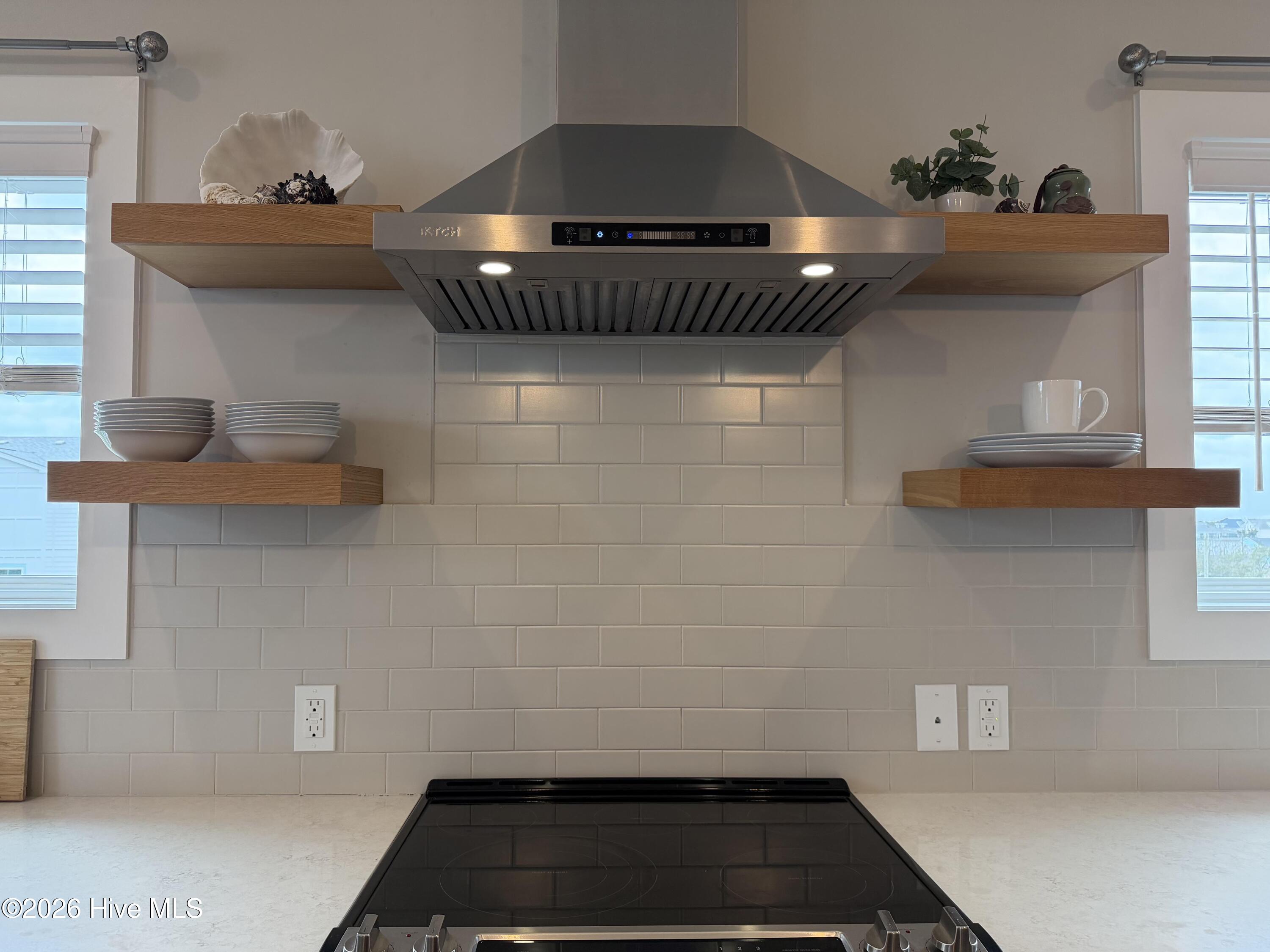 100559926 | Photo 15