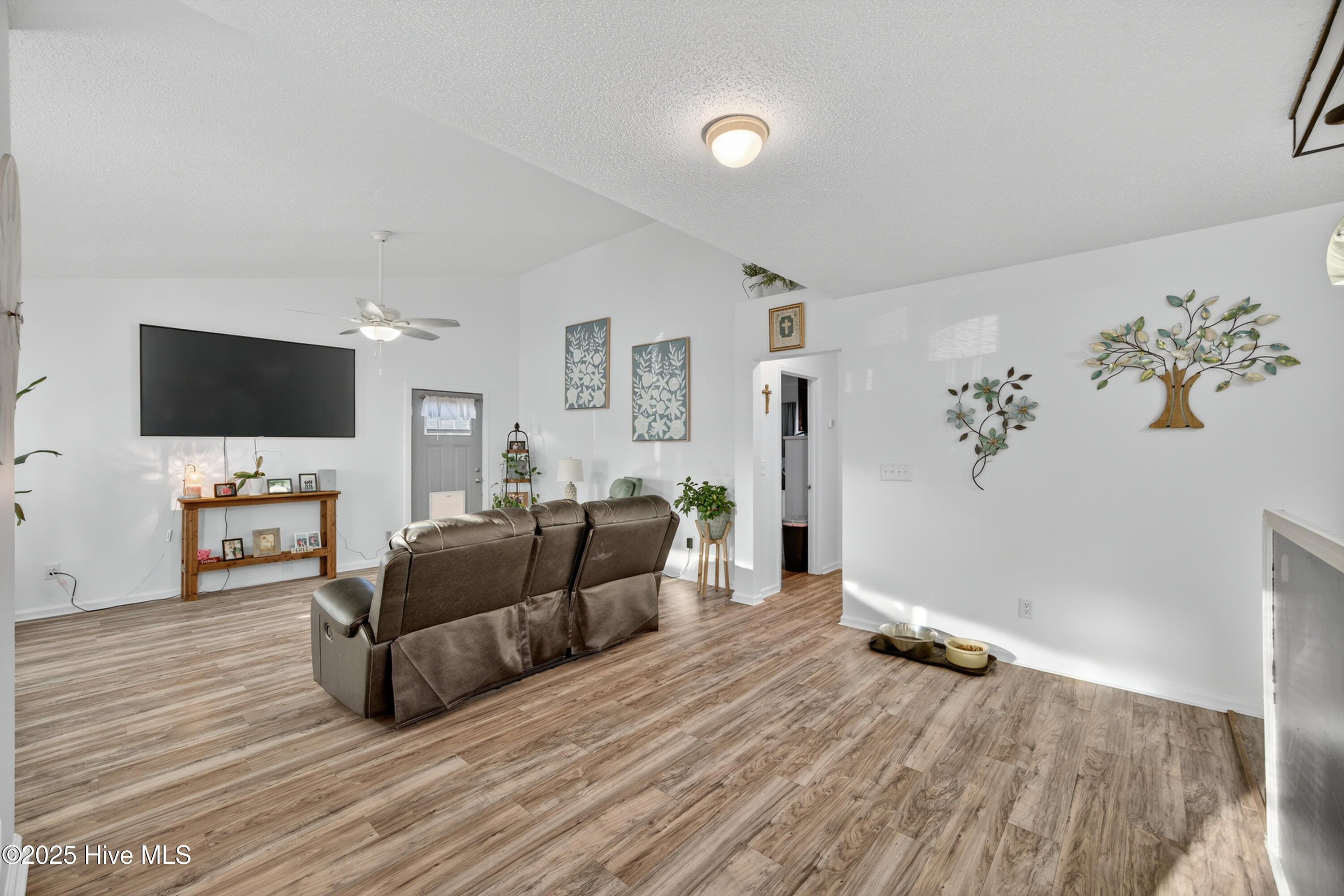 100541929 | Photo 10