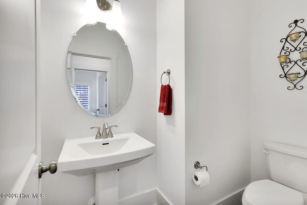 100549849 | Photo 25