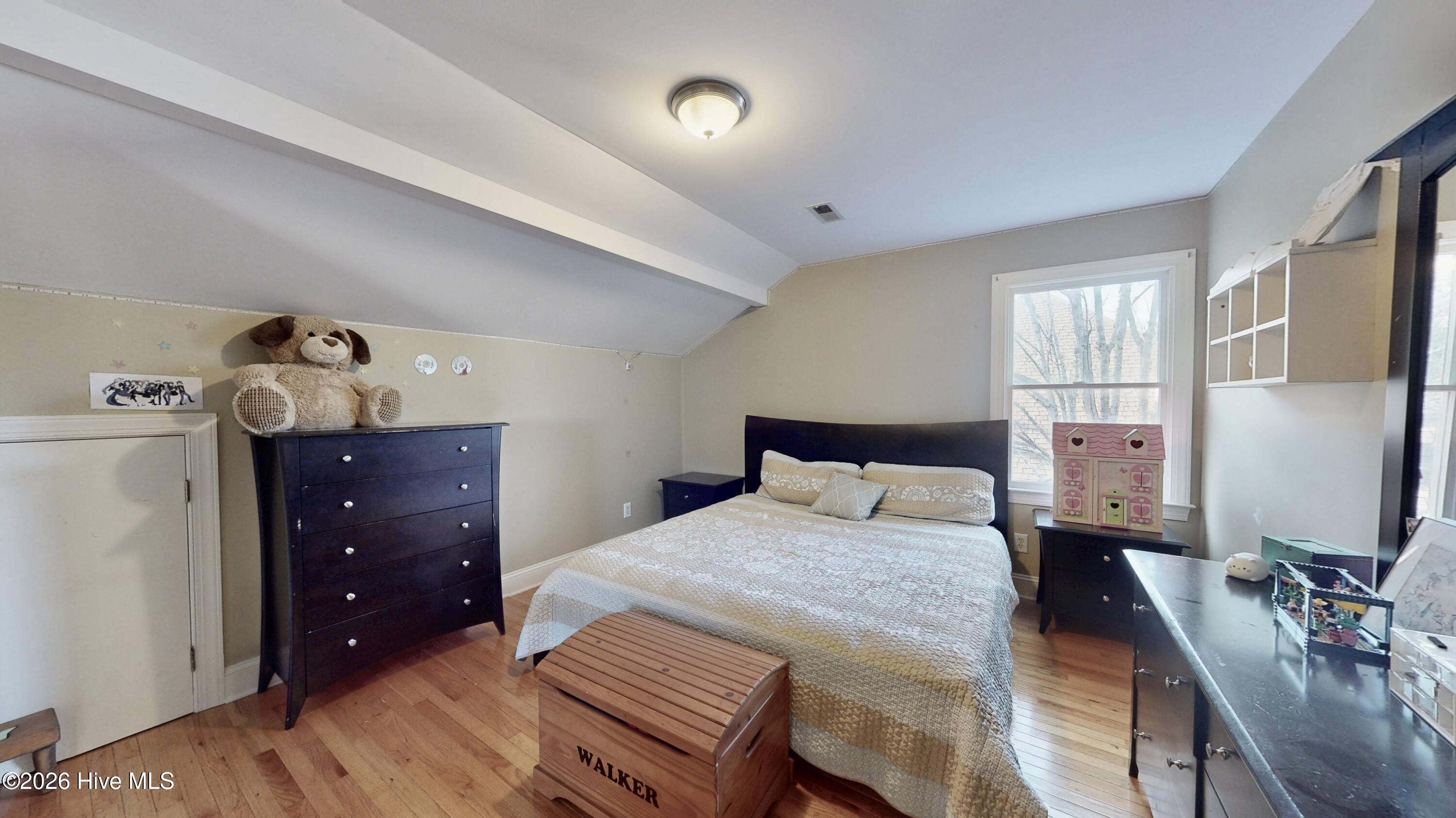 100549093 | Photo 26