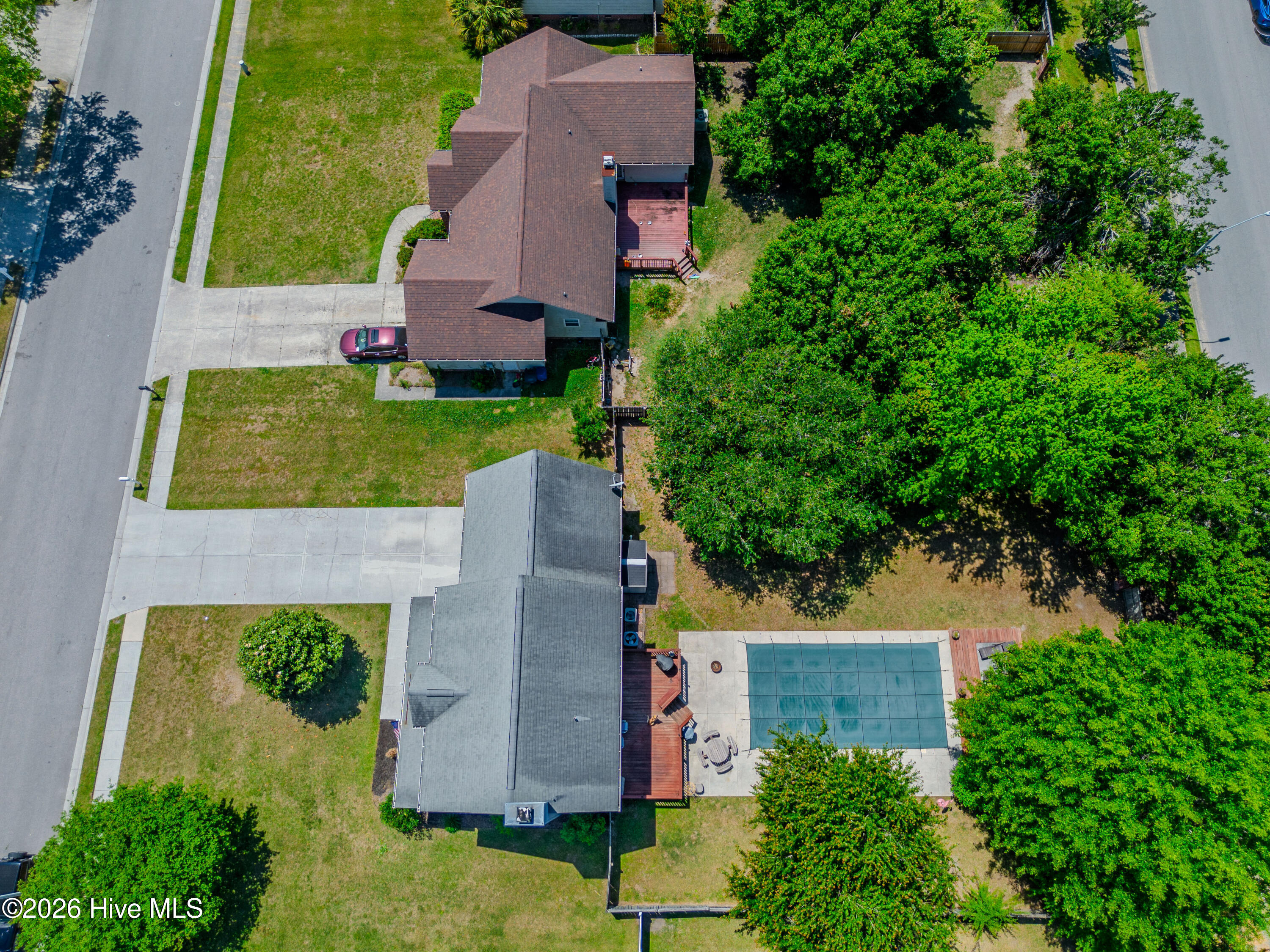 100569182 | Photo 78