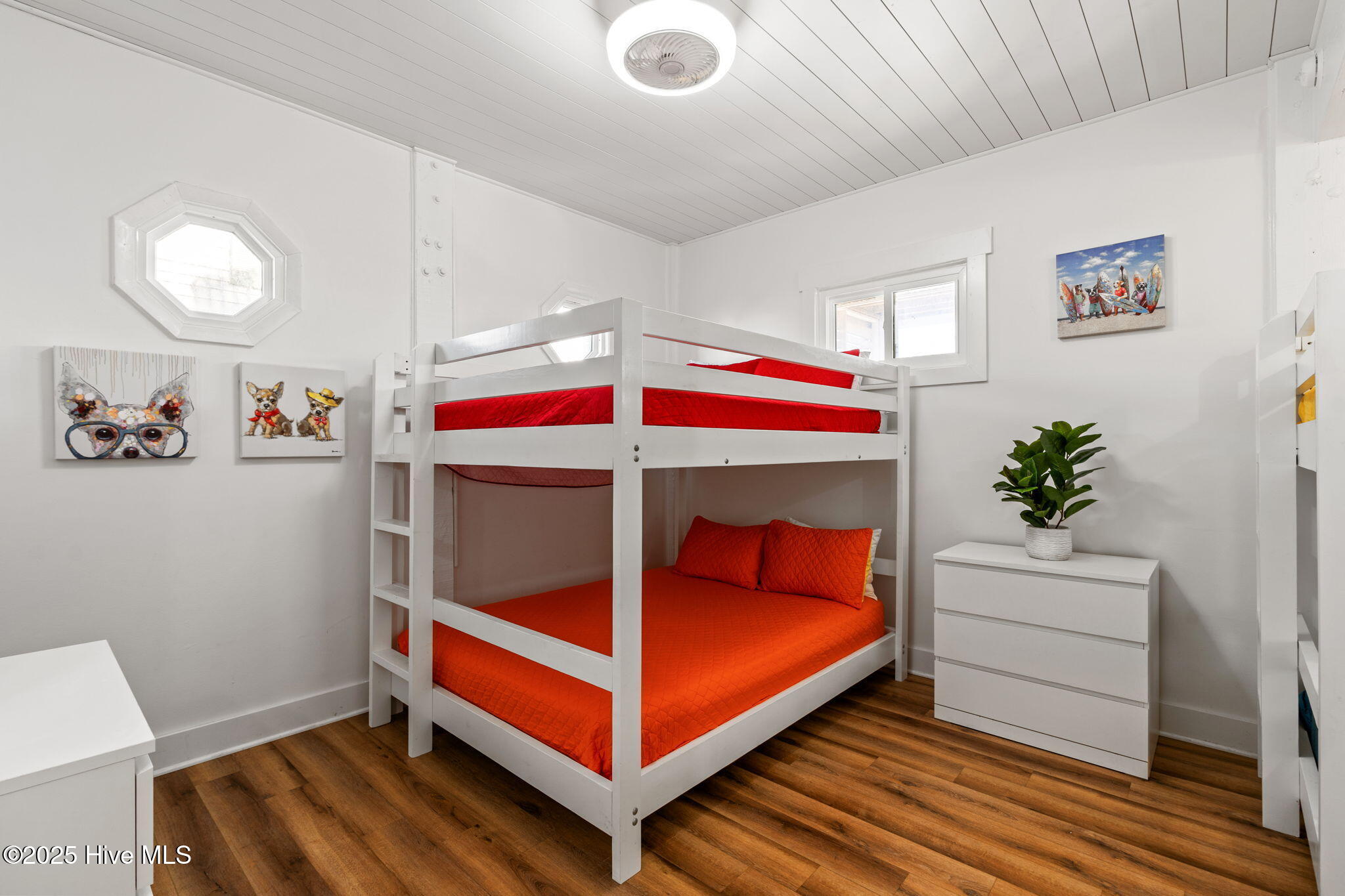 100540283 | Photo 20