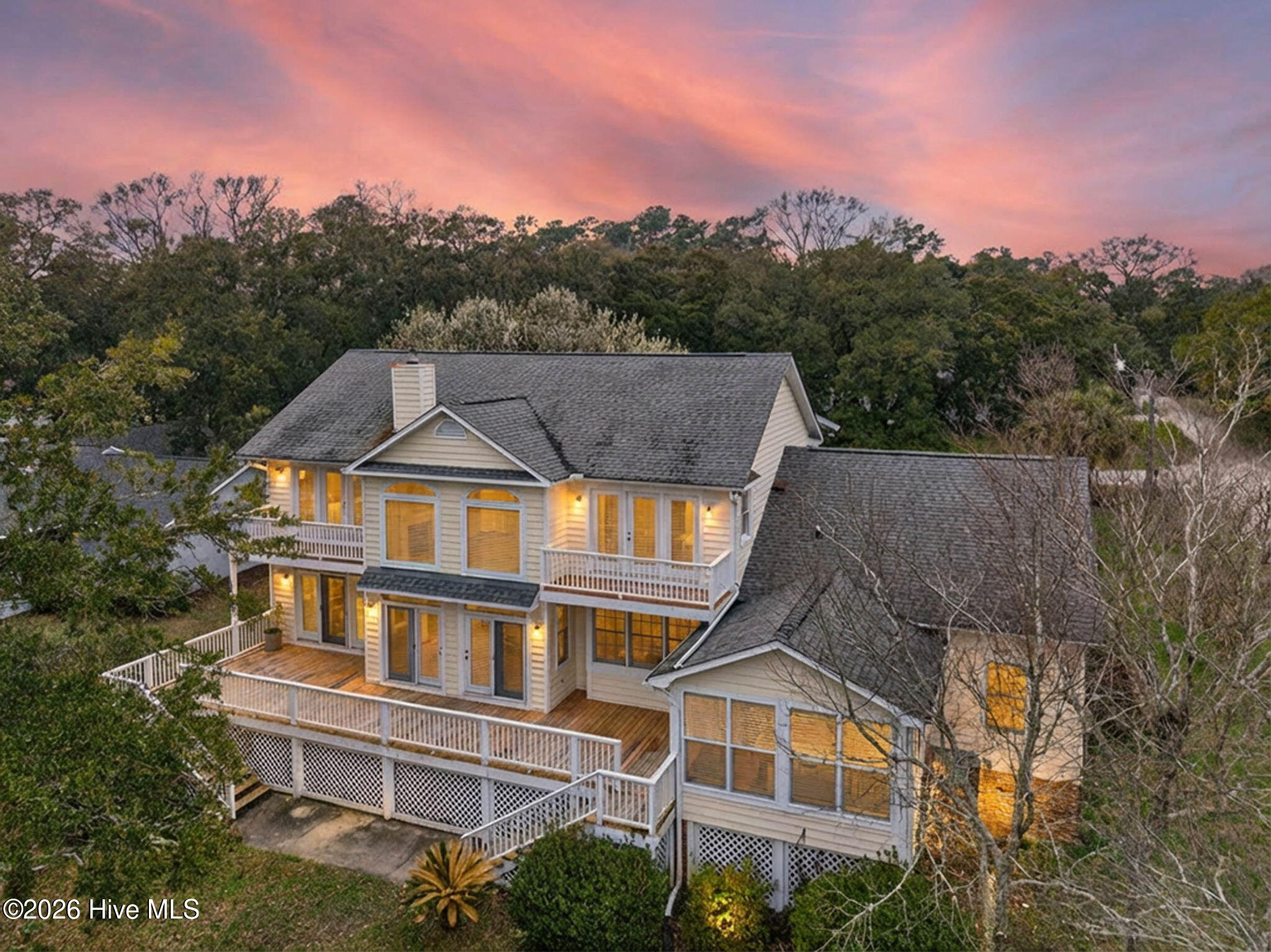 100559541 | Photo 14