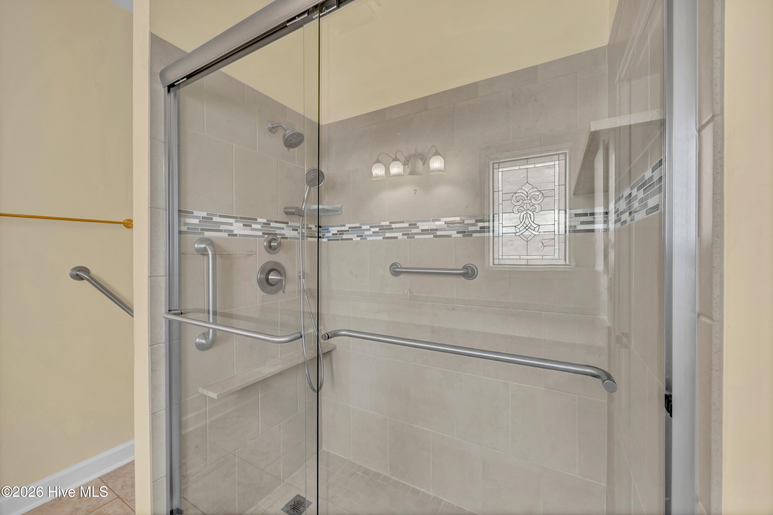 100566682 | Photo 20