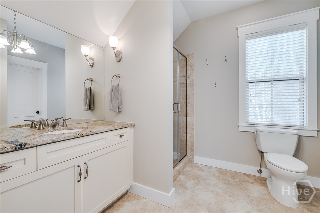 Garage FROG private bathroom