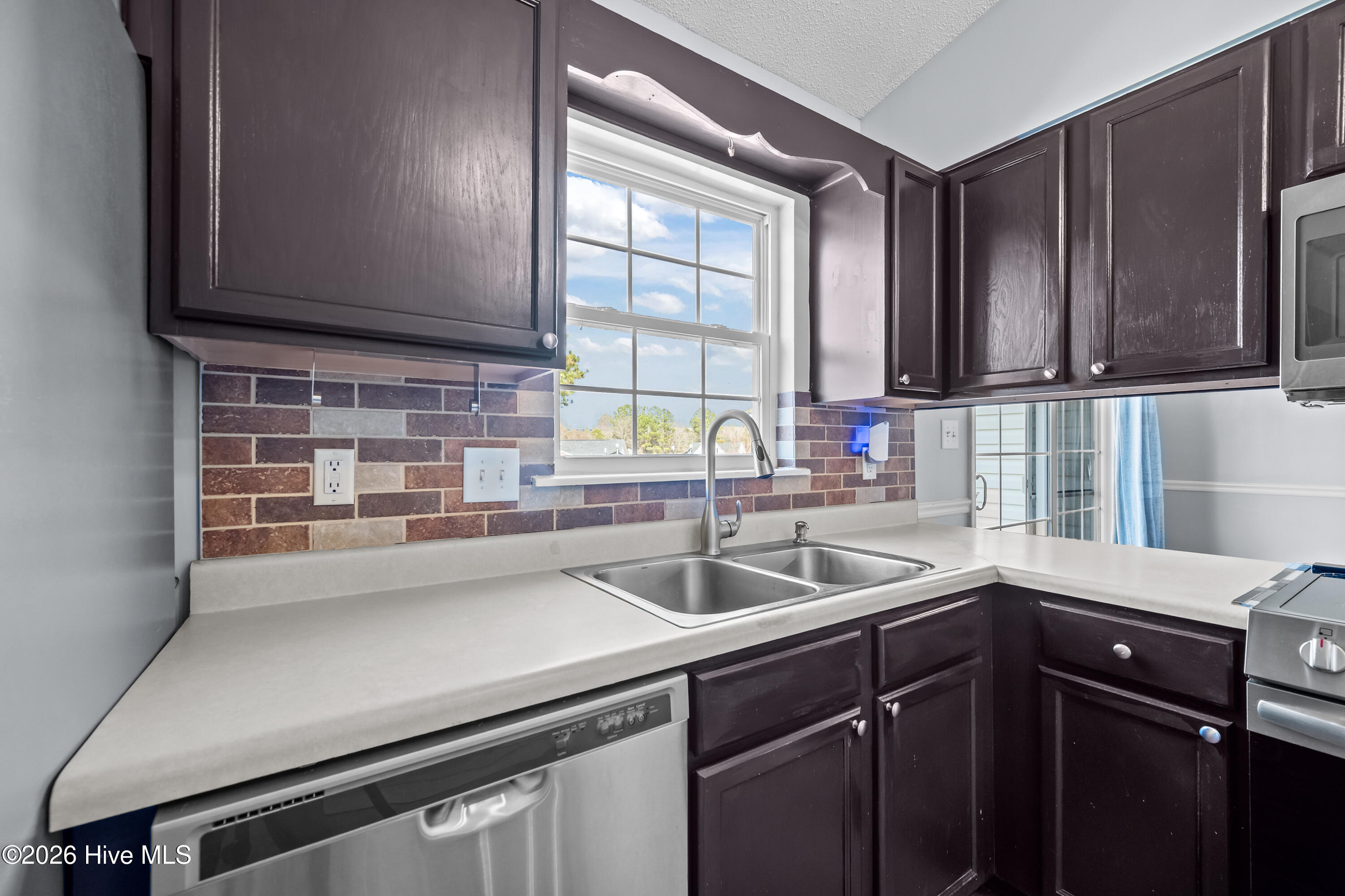 100556999 | Photo 18