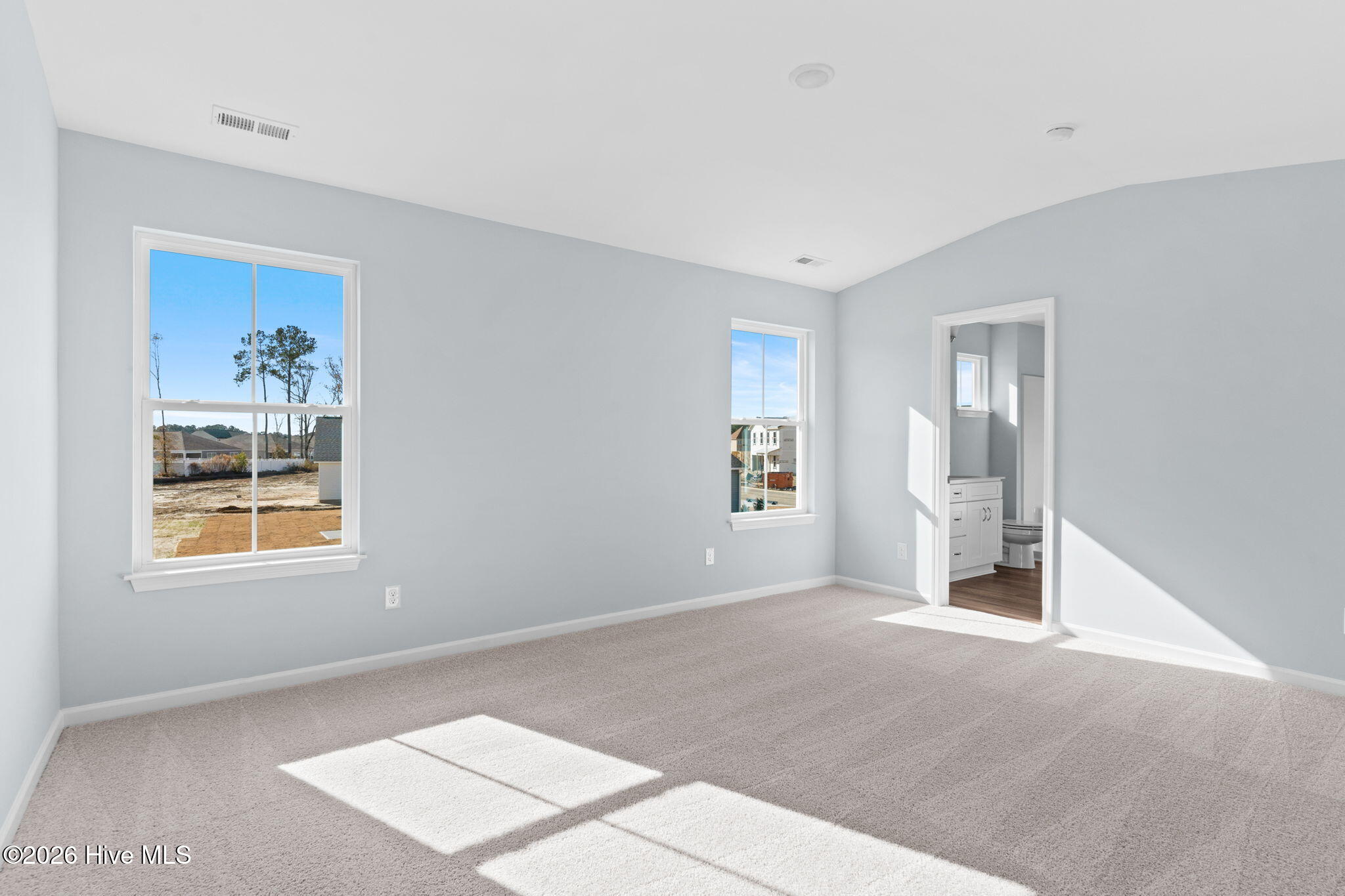 100534637 | Photo 15