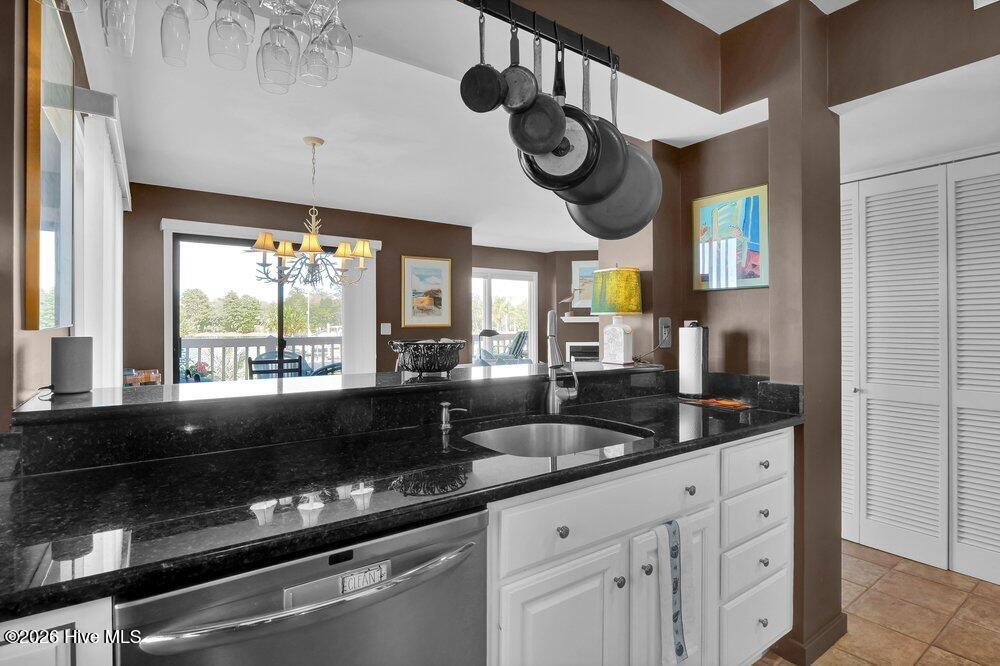 100562506 | Photo 14