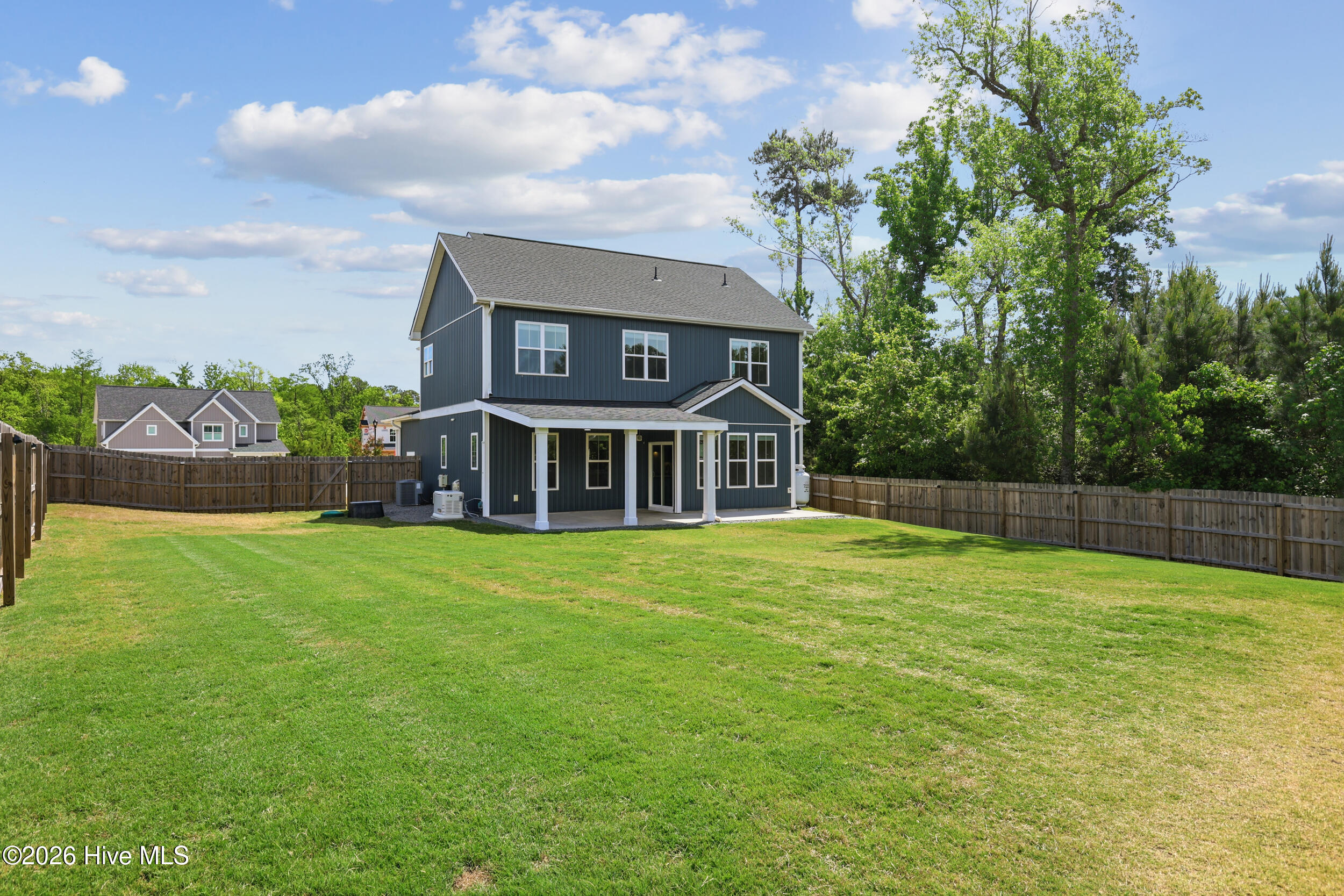 100570629 | Photo 48