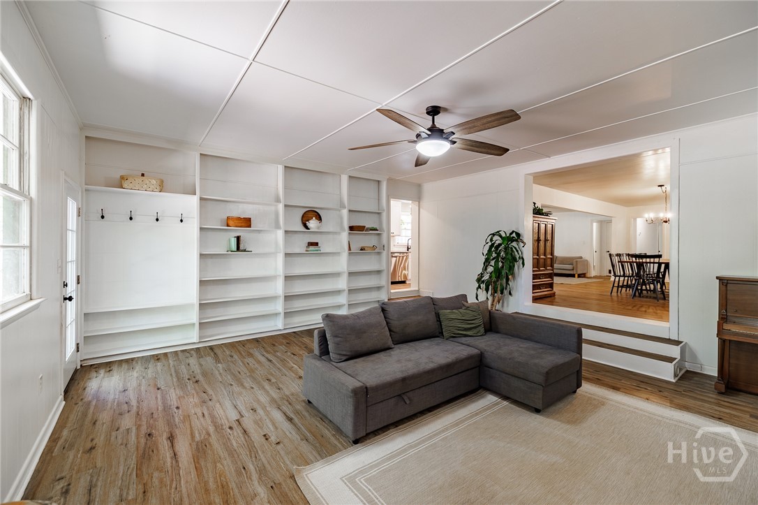 1070 Sunnyside Drive