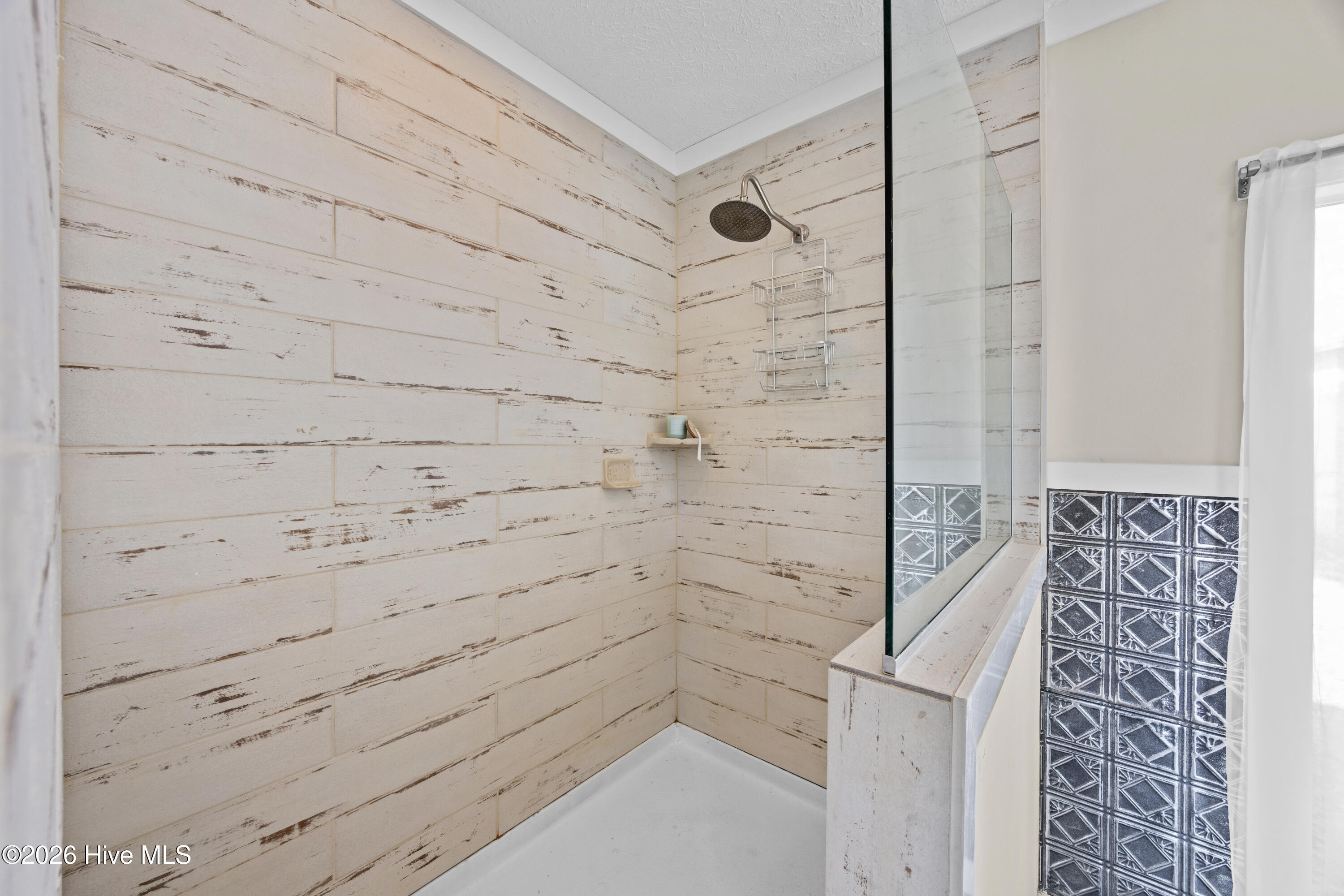 100559511 | Photo 42