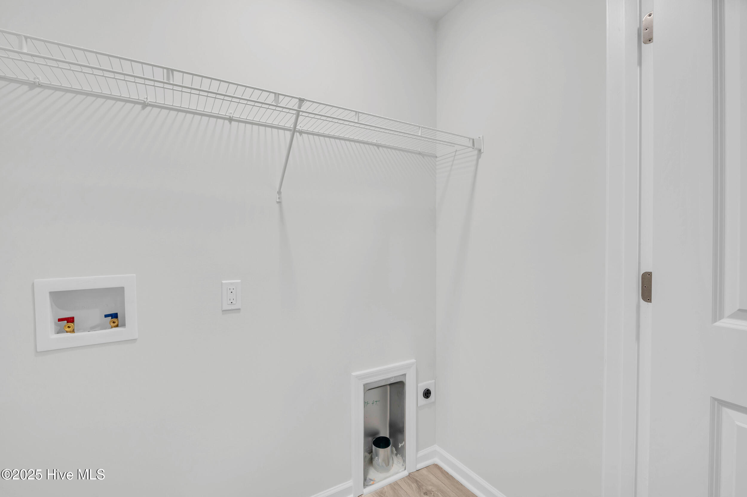 100522860 | Photo 18