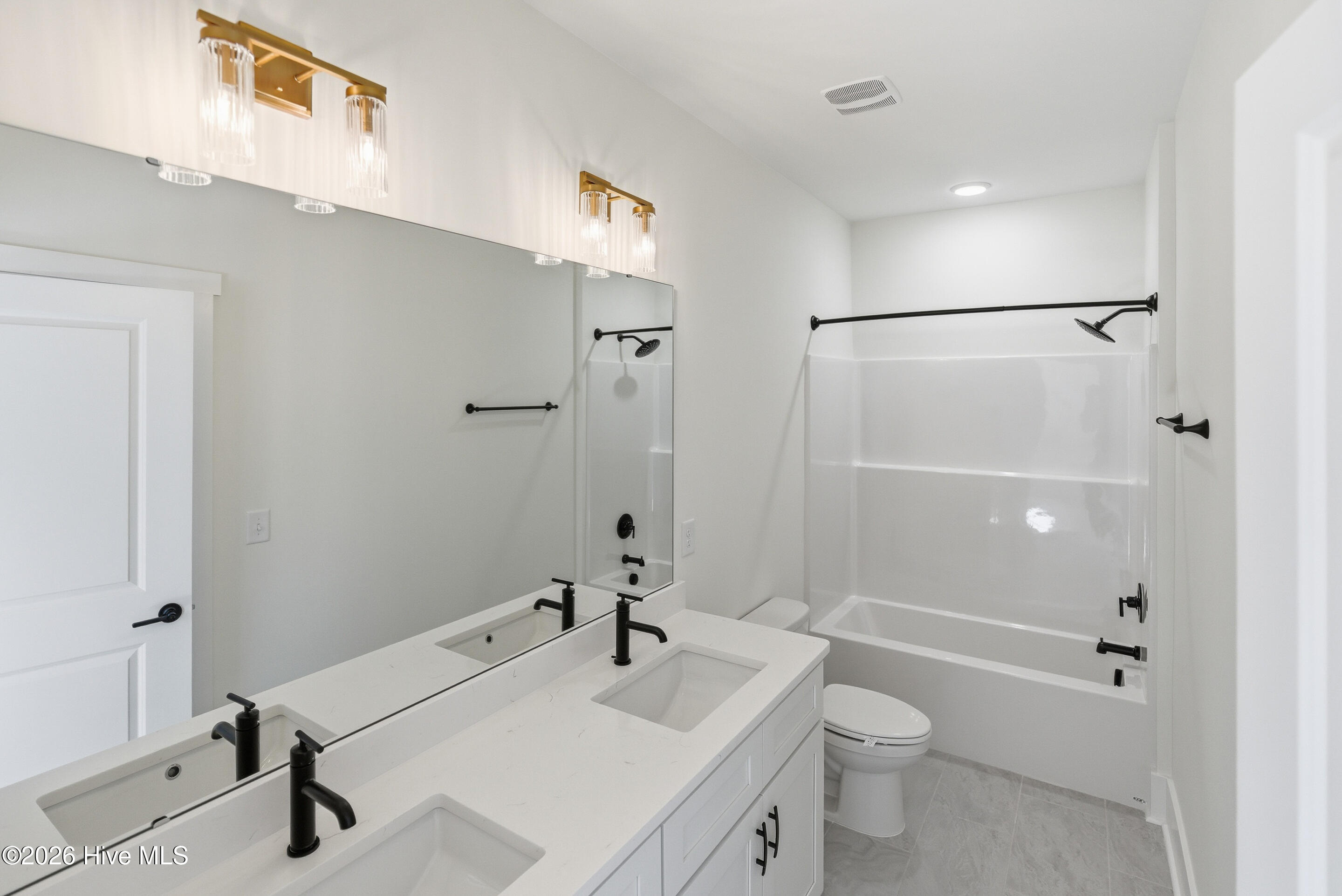 100564913 | Photo 43