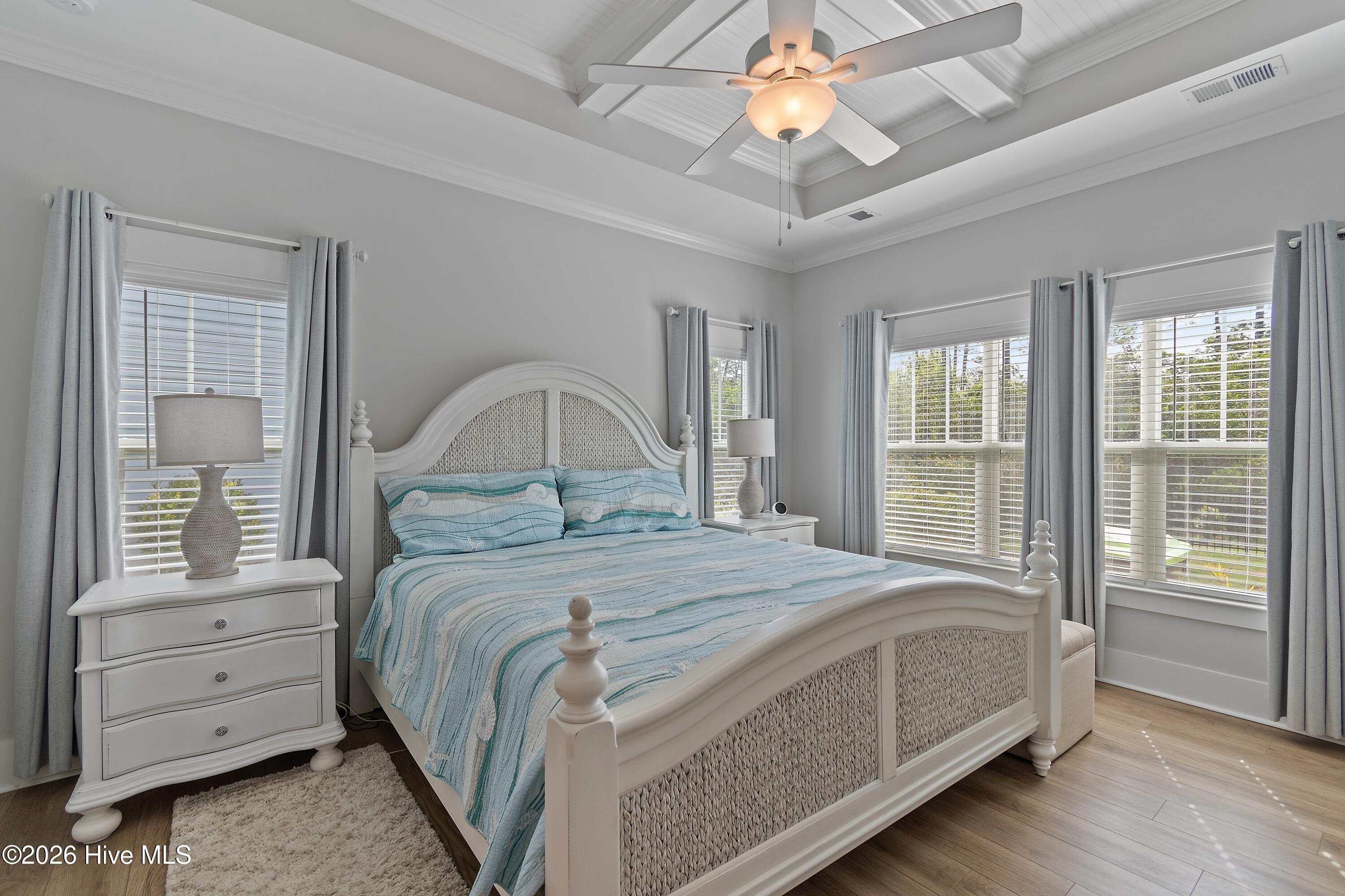 100566064 | Photo 22