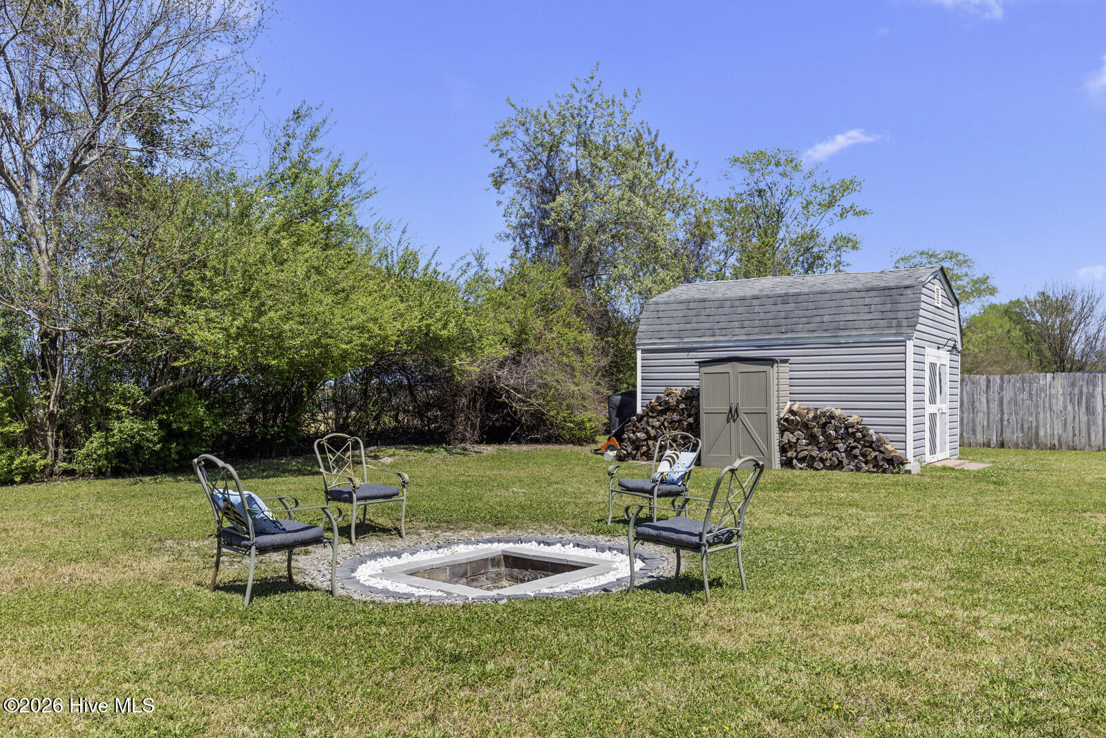 100564788 | Photo 38