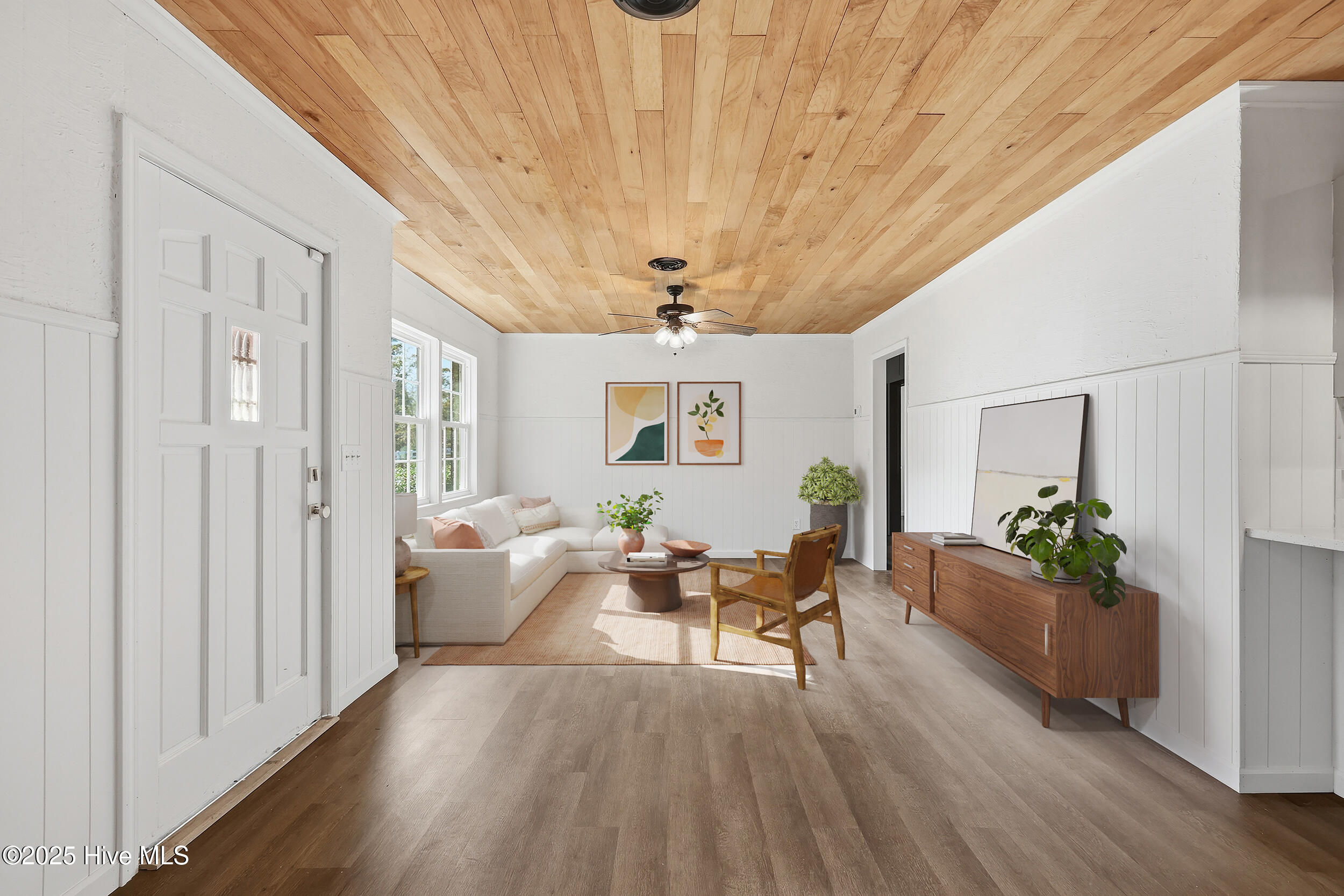 100542966 | Photo 16