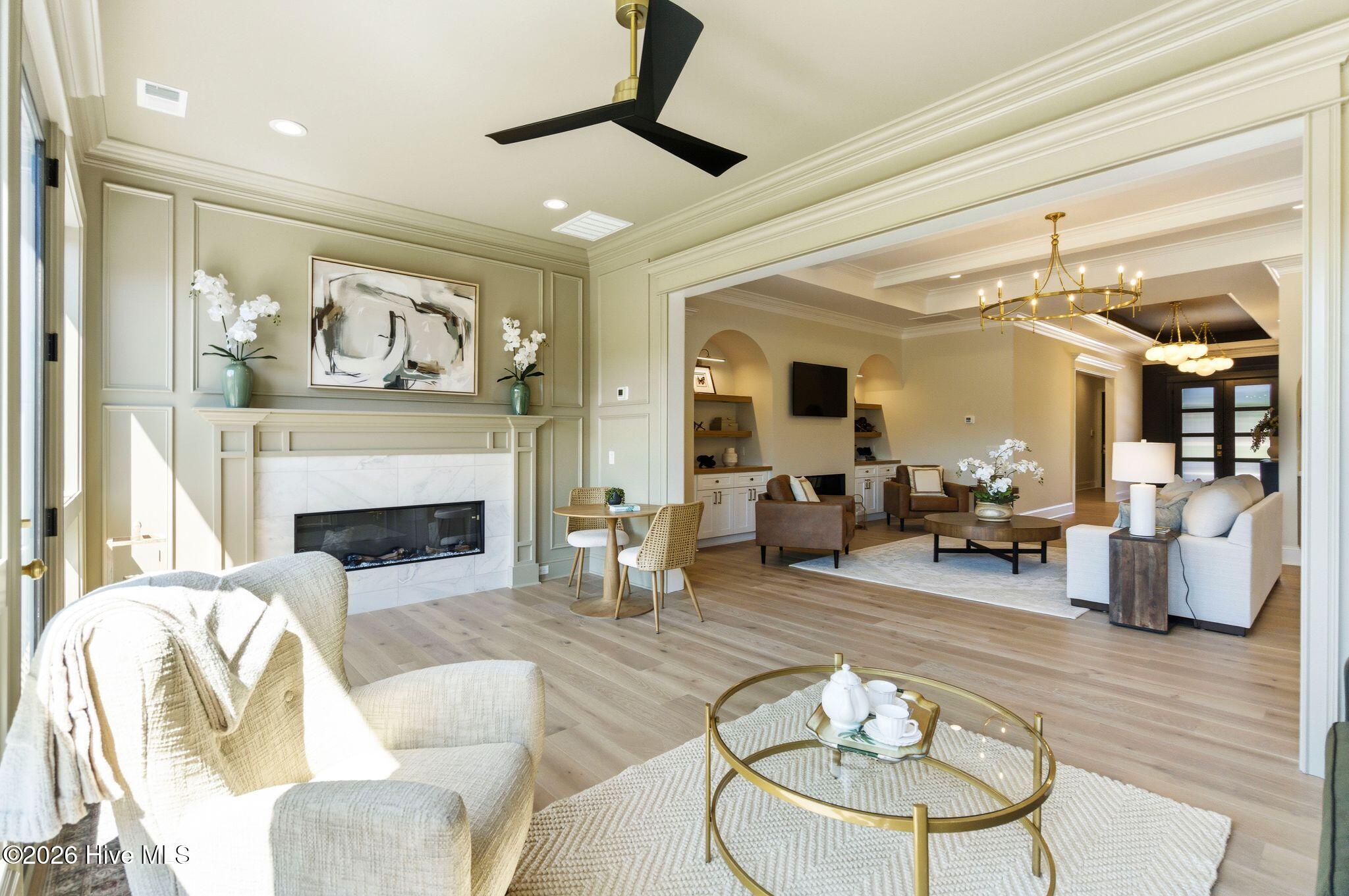 100570119 | Photo 19