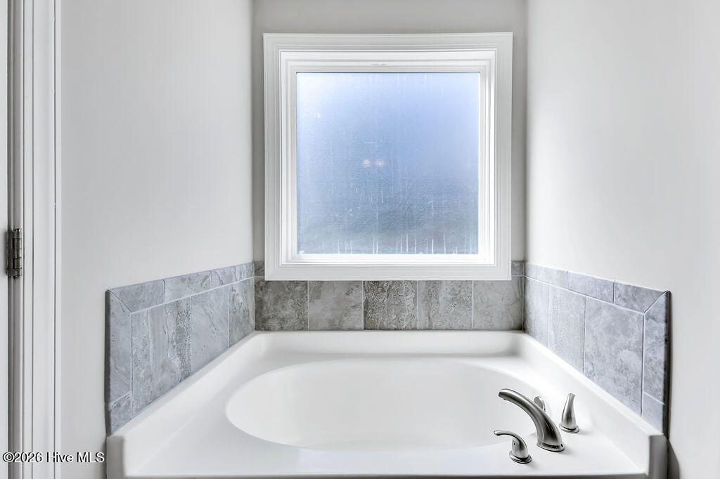 100558736 | Photo 22