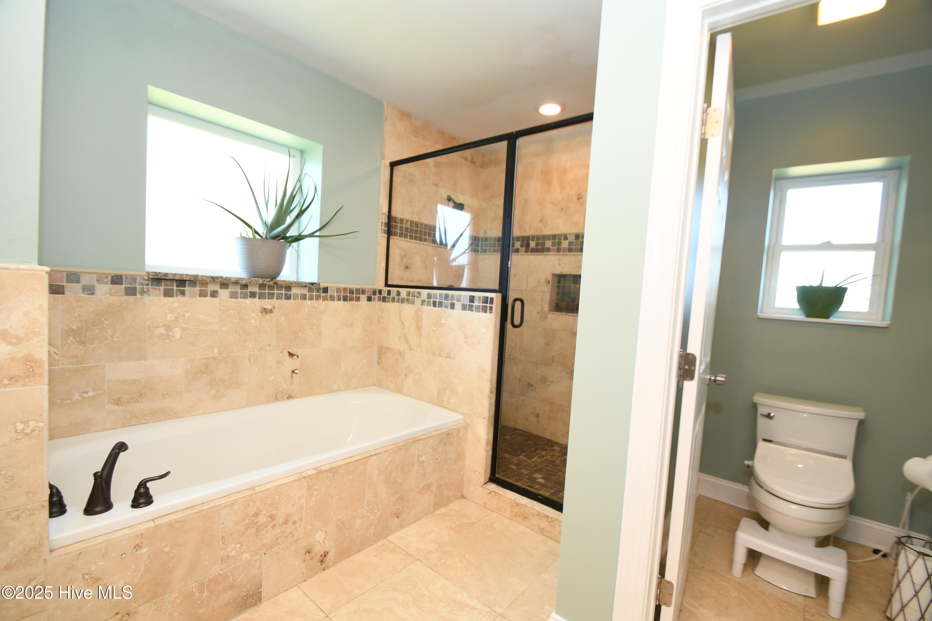 100537590 | Photo 31