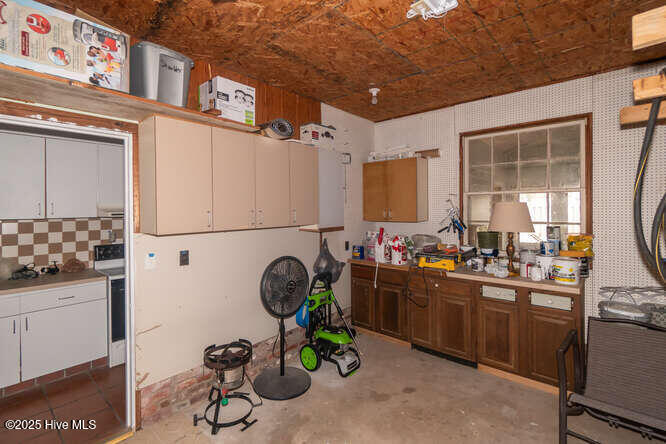 100528759 | Photo 48