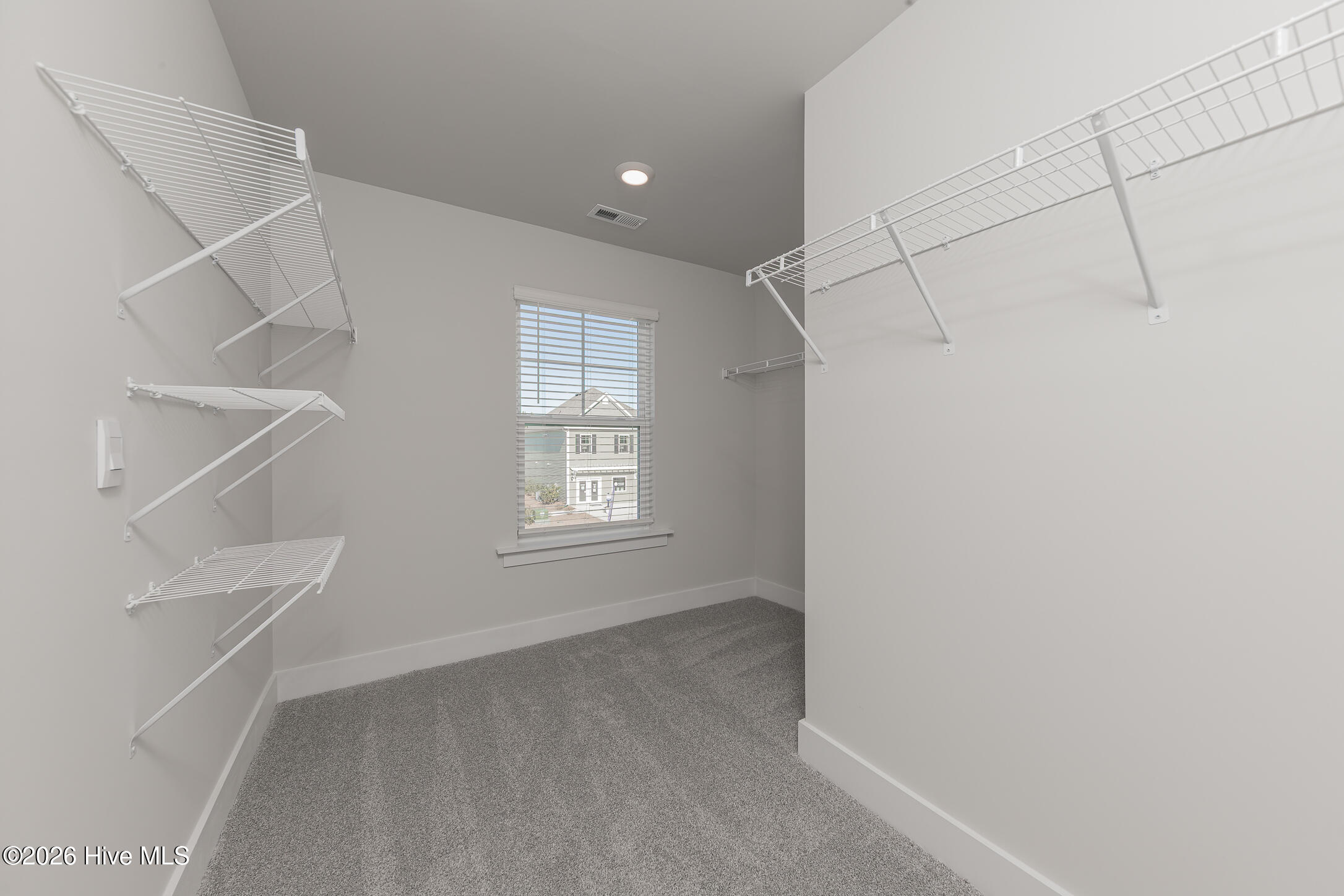 100547064 | Photo 14