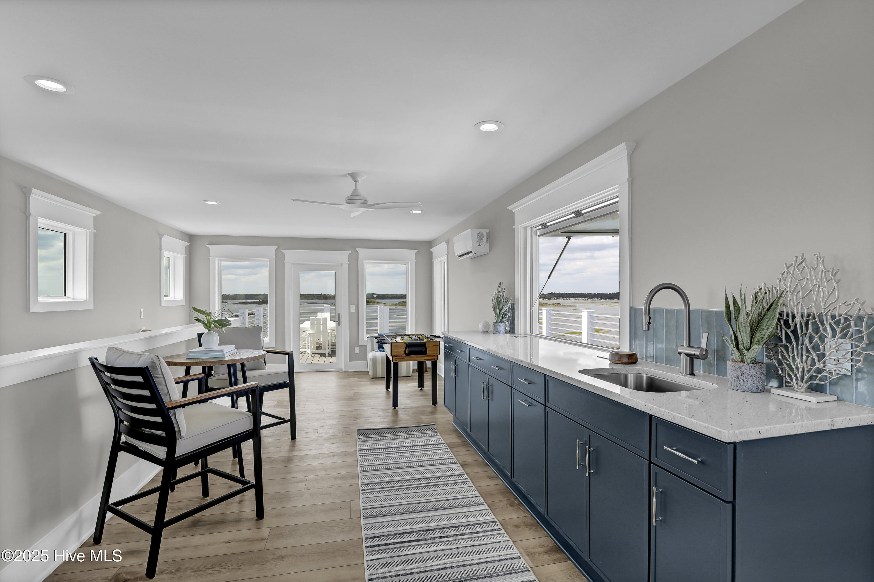 100555615 | Photo 48