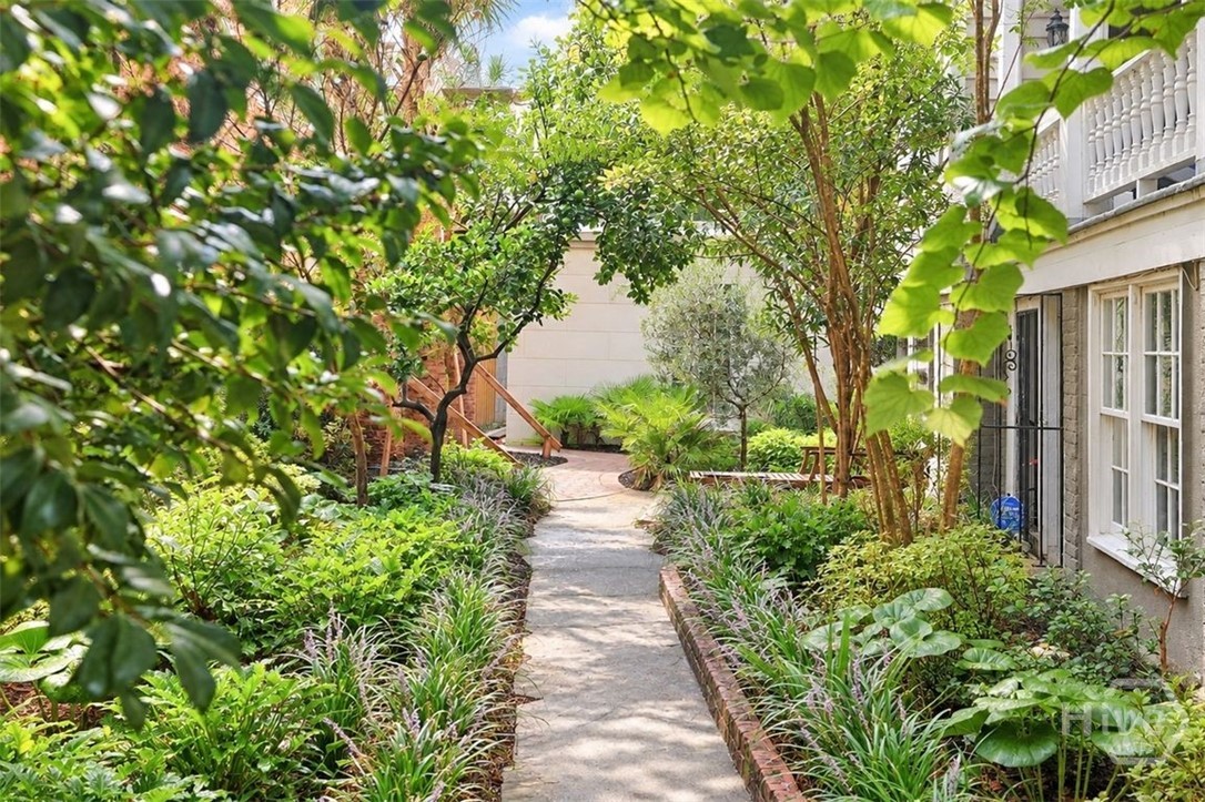 123 W Charlton Street 5