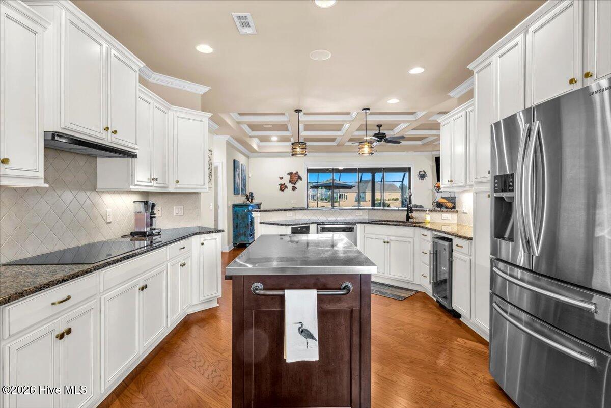 100553917 | Photo 24