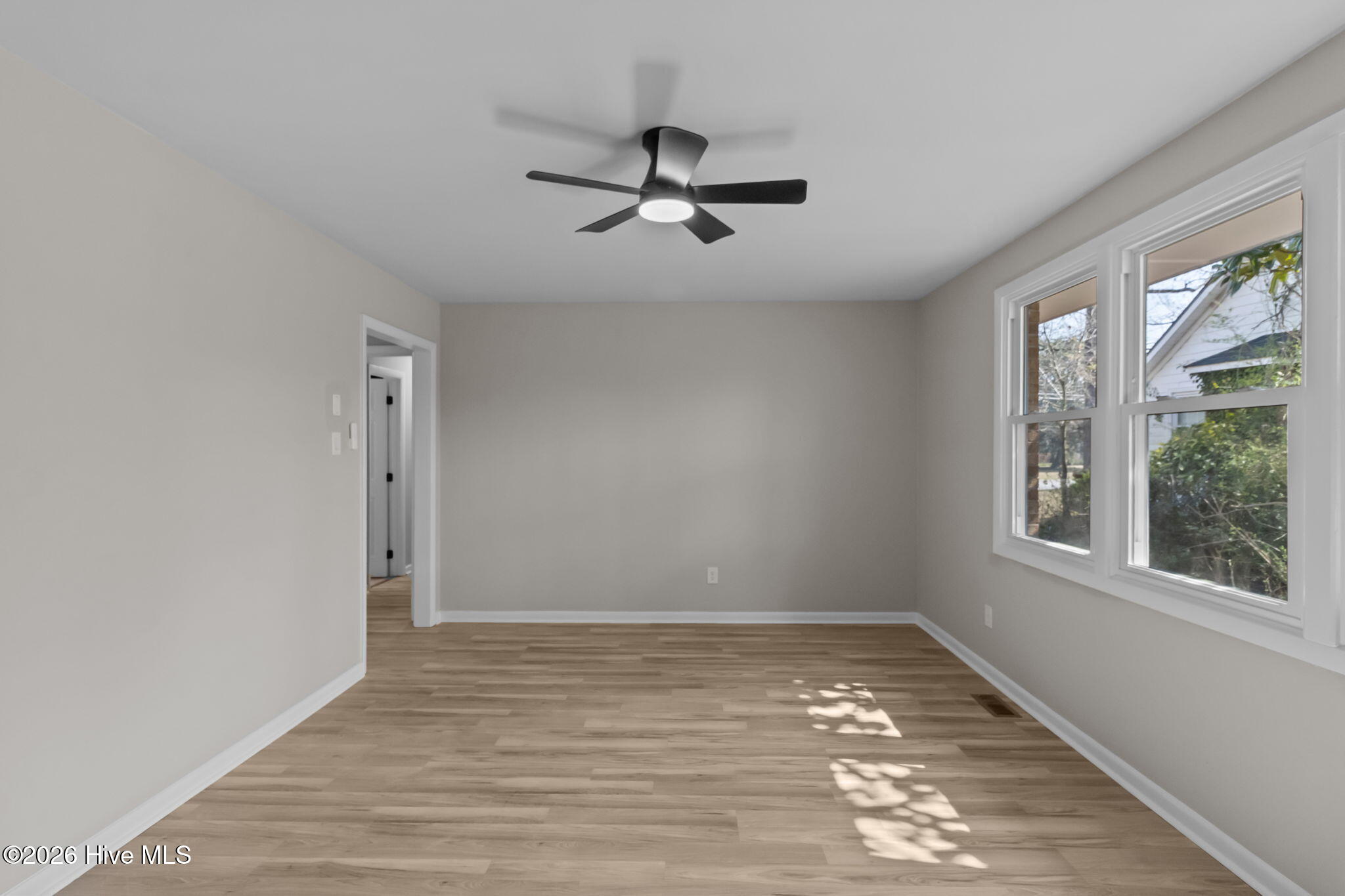 100557666 | Photo 22