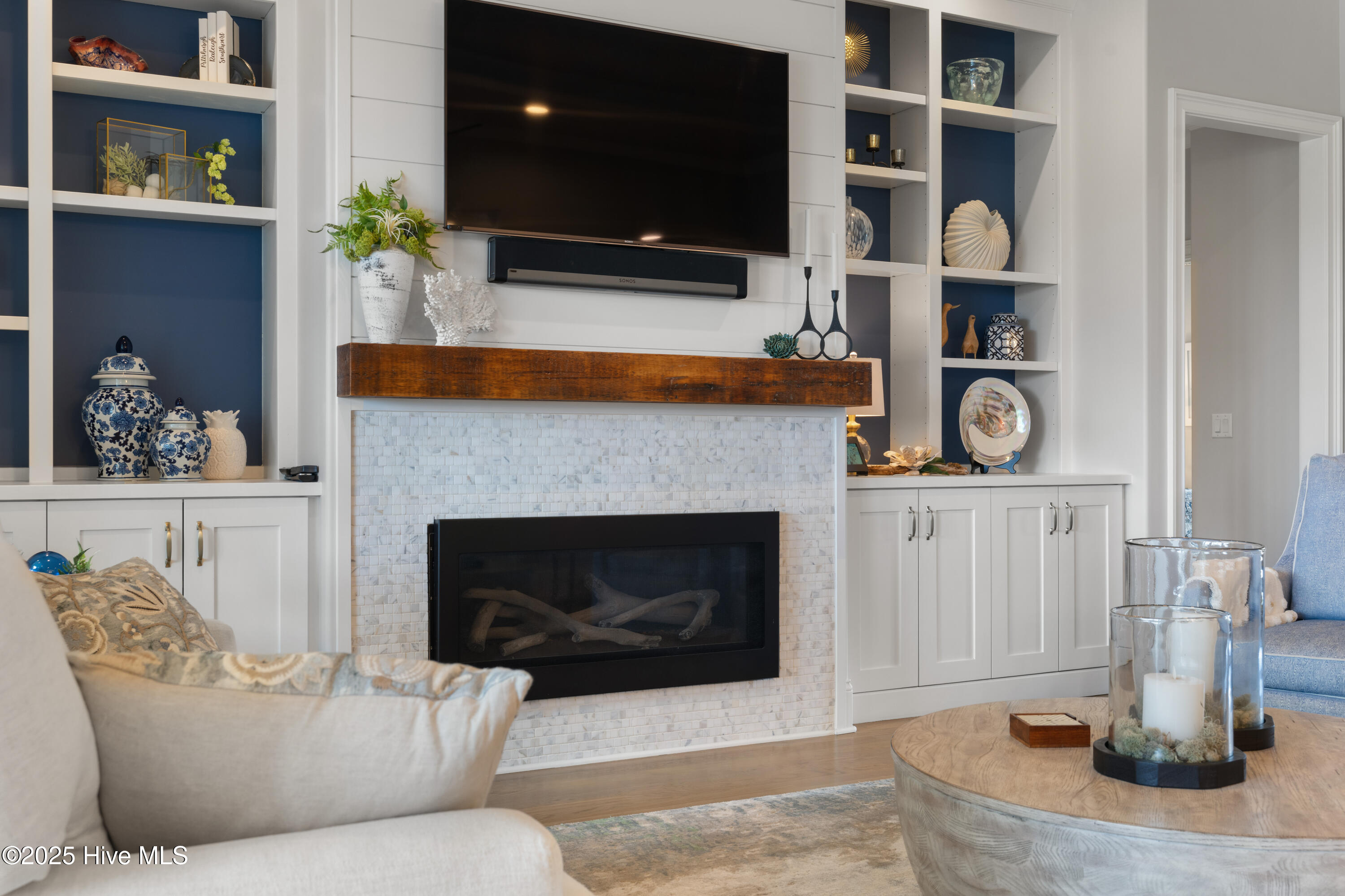 100551576 | Photo 17