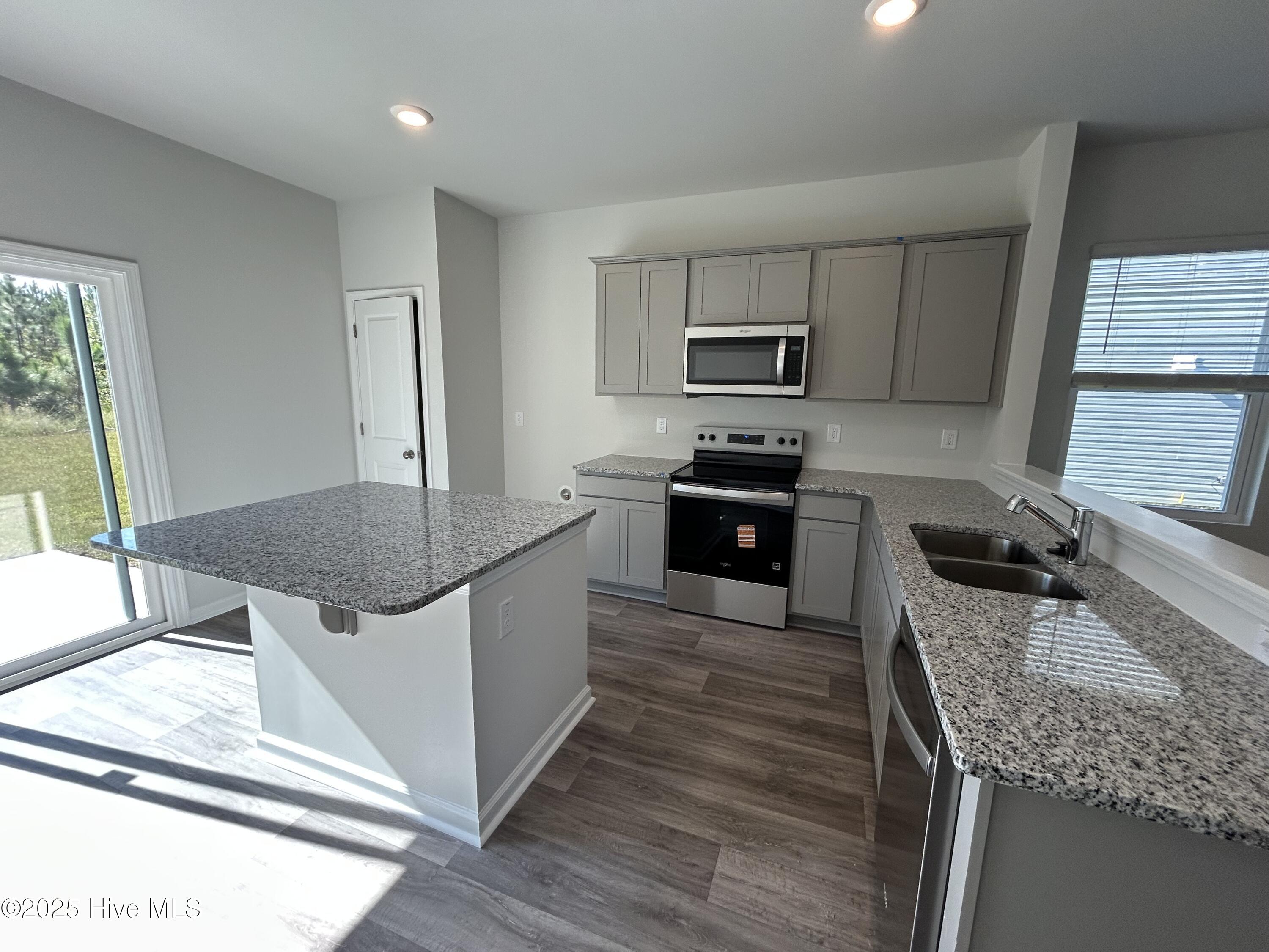 568 Coronado Avenue SE 16, Leland, NC 28451 – photo 6: Kitchen