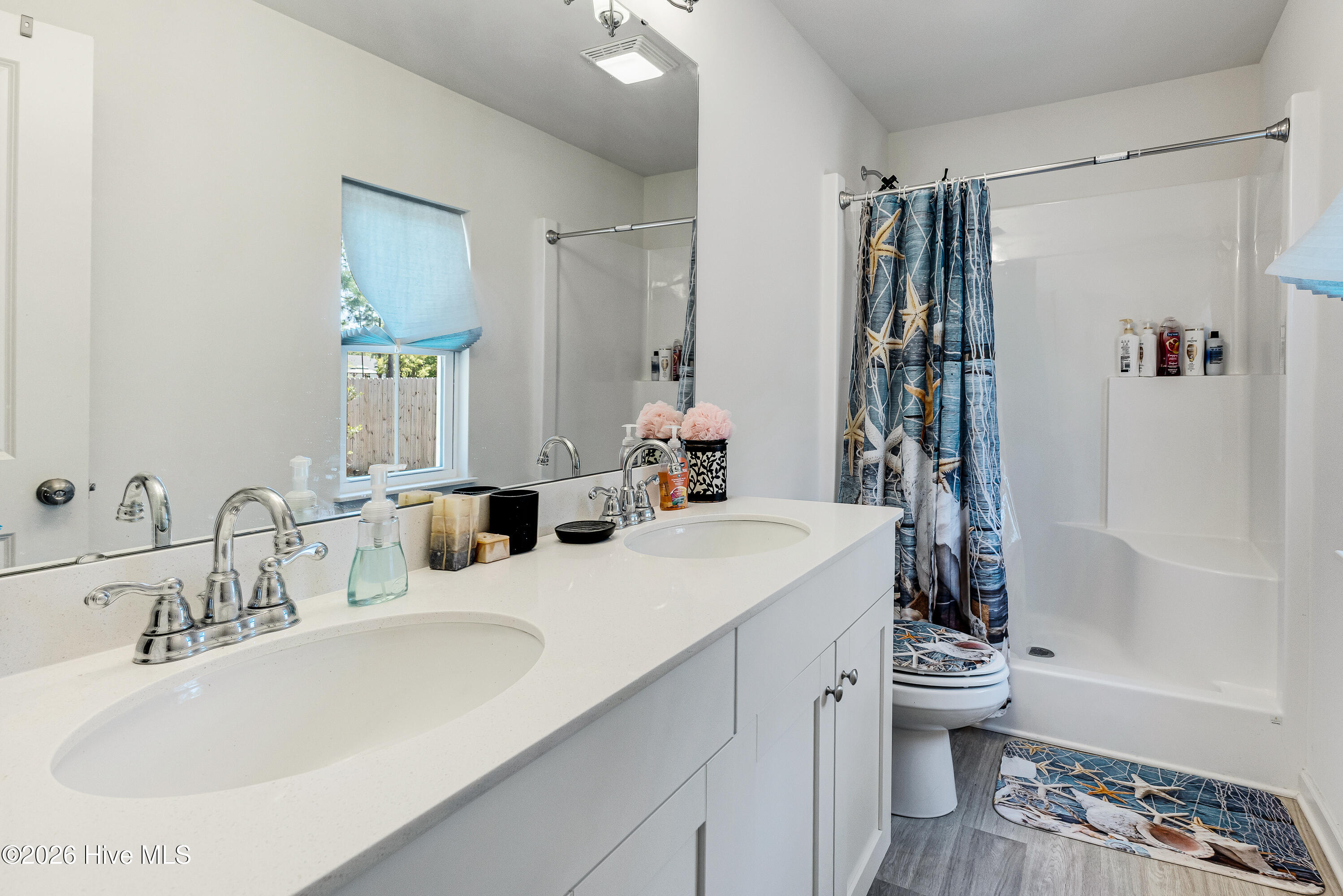 100567178 | Photo 15